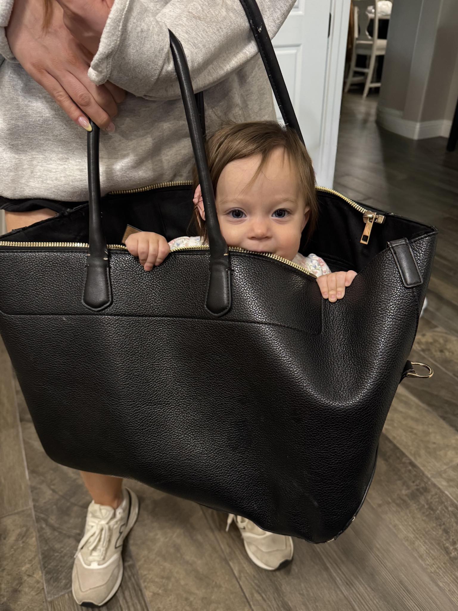 ジッパー〜 HR said we needed more hands on site… so we hired the cutest one