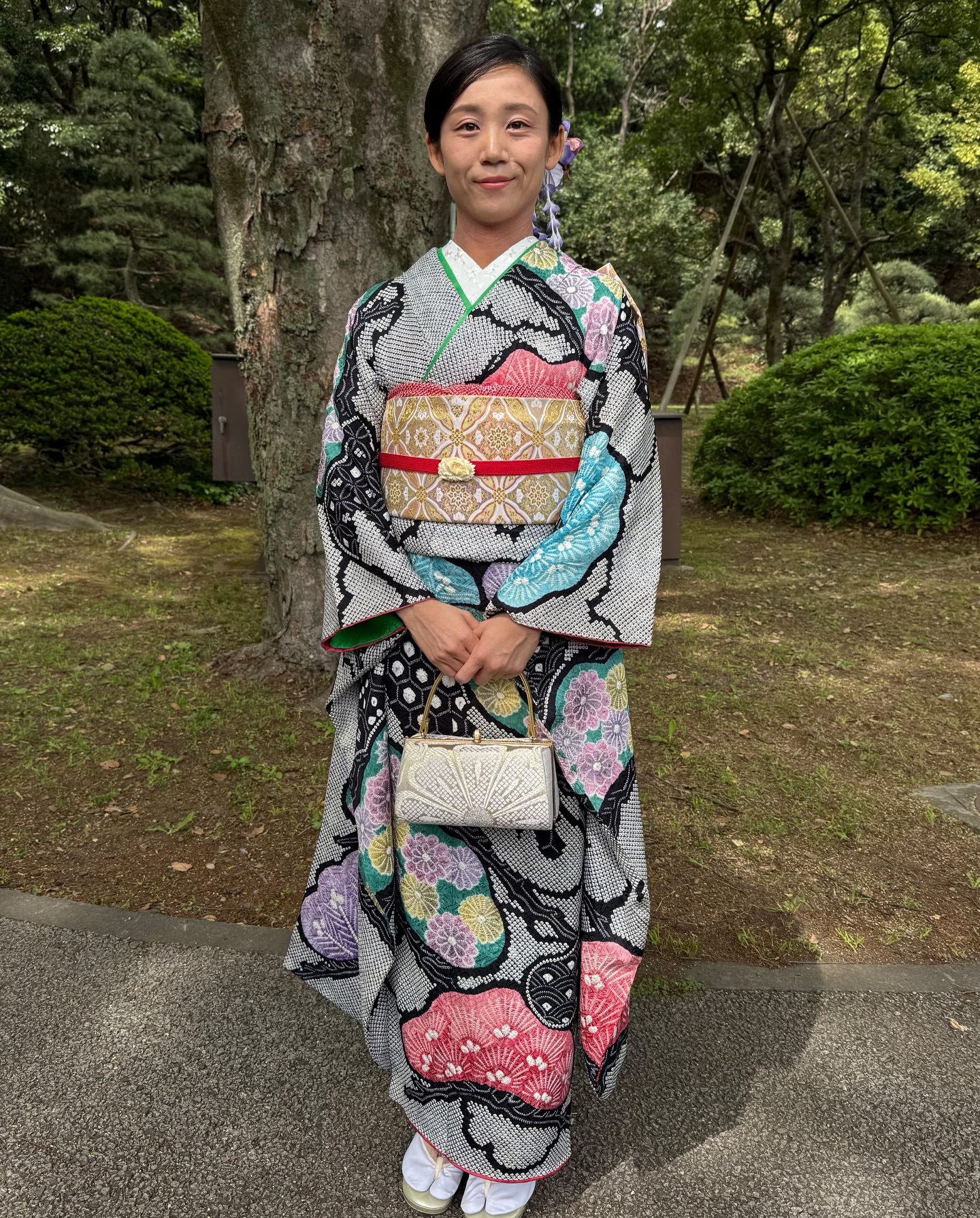 藤娘きぬたや - 目にも鮮やかな色と配色は、沖縄の伝統的な染色技法で 