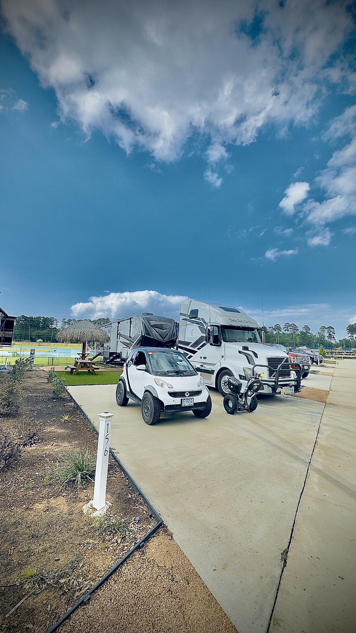 Which one do you want? 💠 Renegade RV Verona or Verona LE 💠 Black or ...