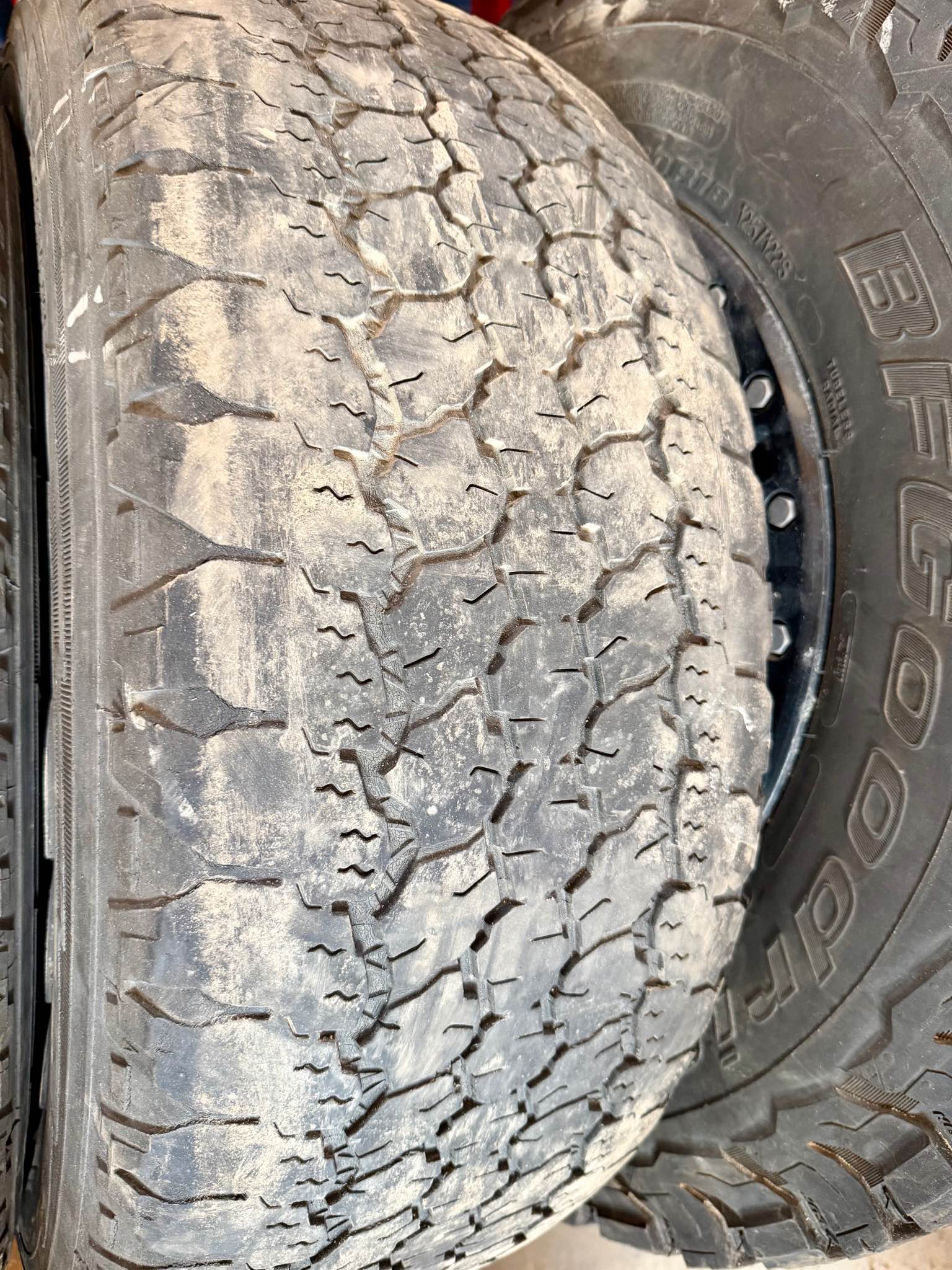 Pneus camion LT 275/65/R18 - Car Wheels, Tires & Parts - Saint-Raymond ...