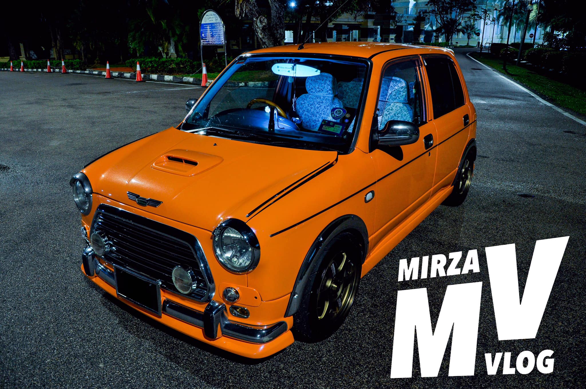 Daihatsu Mira Gino are made for absolute cute at first glance