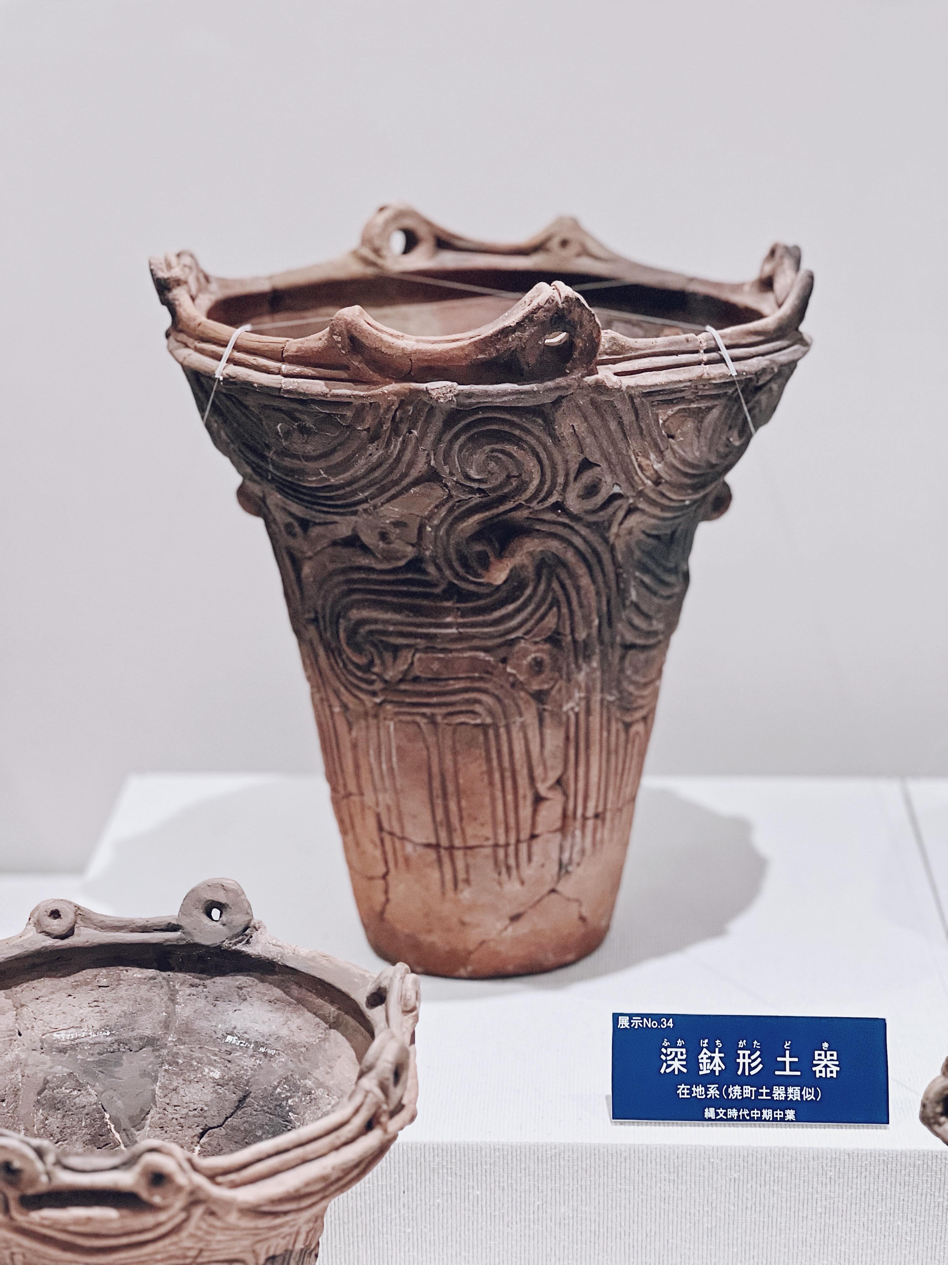 縄文zine - 一番有名な遮光器土偶、遮光器土偶だけでなく土偶の中でも