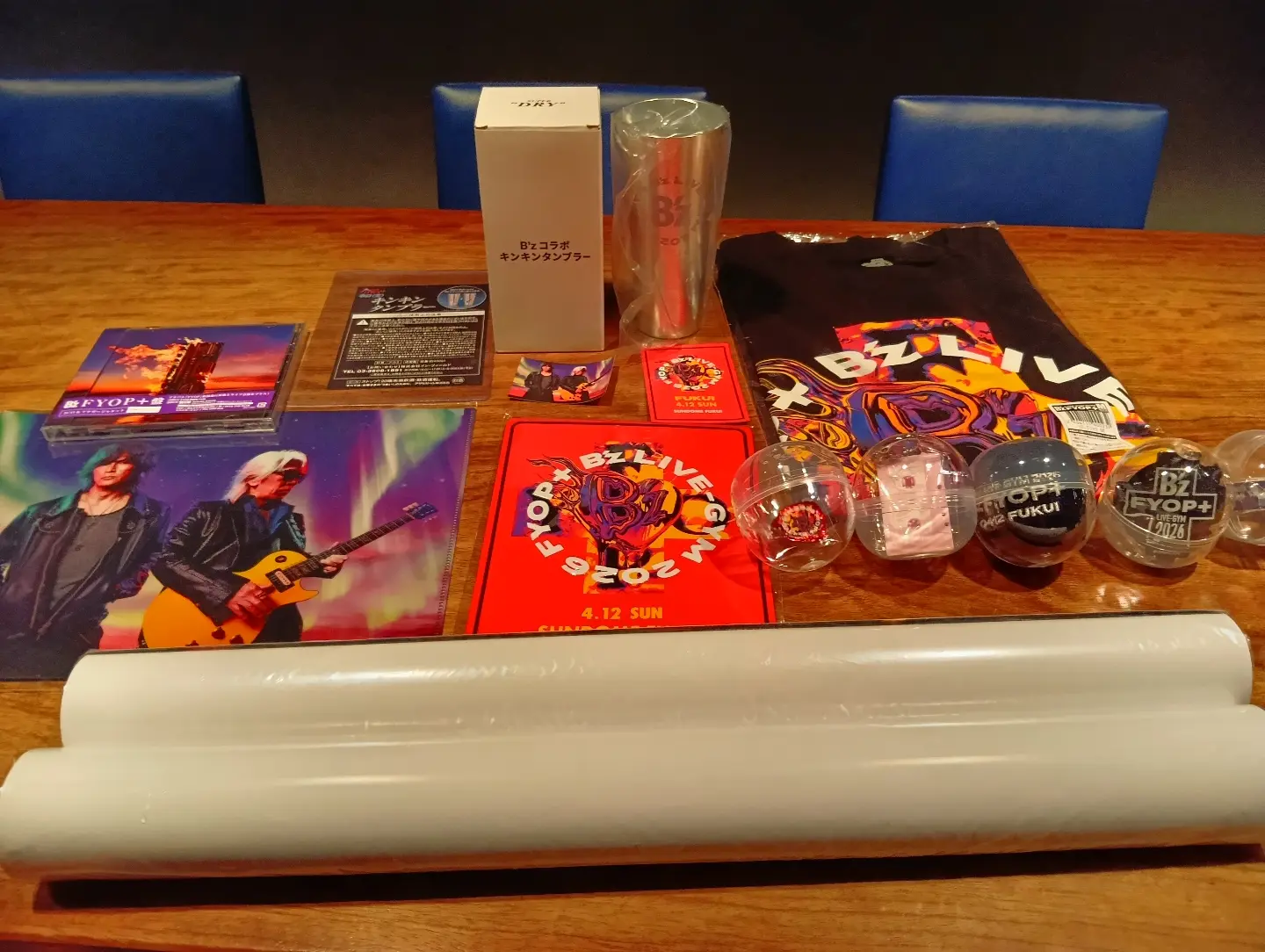 日曜日のライブグッズ等。 グッズはまた大阪で購入するので控えめに 