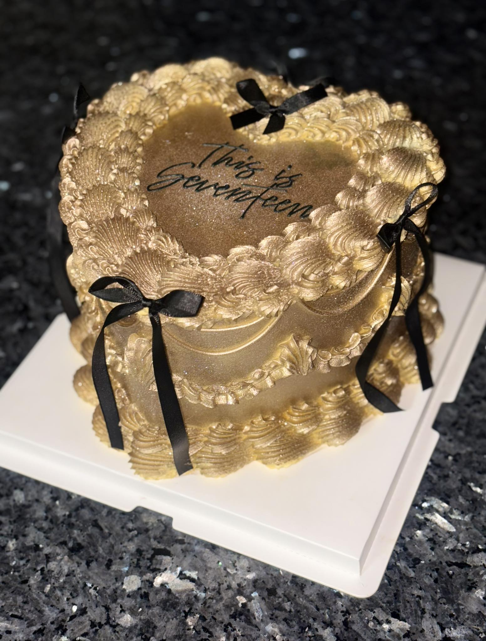 Metallic gold heart cake for a 17th birthday! 💛✨
