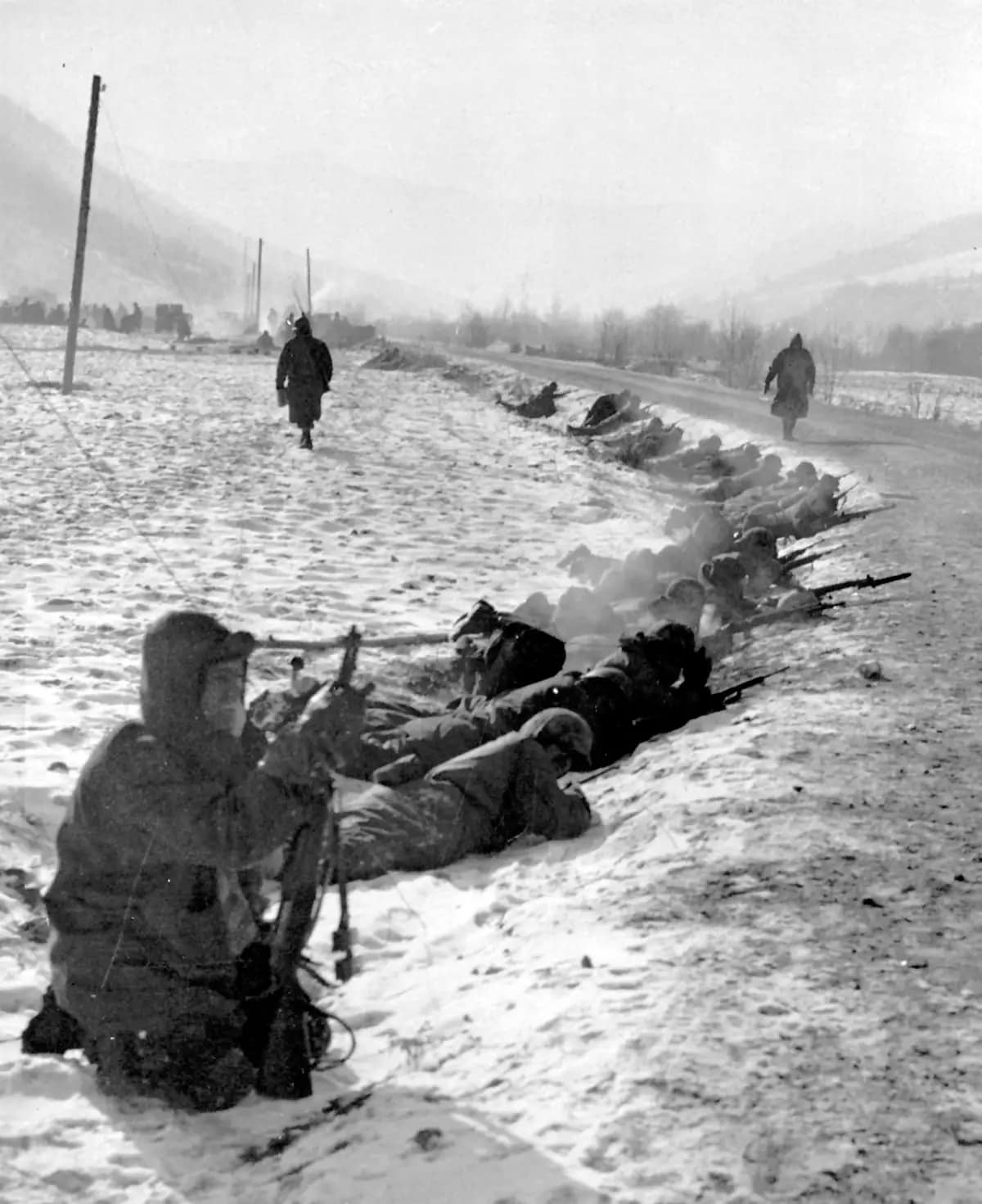 Graphic sad images of the Korean War (1950-1953) over 3,000,000 died!