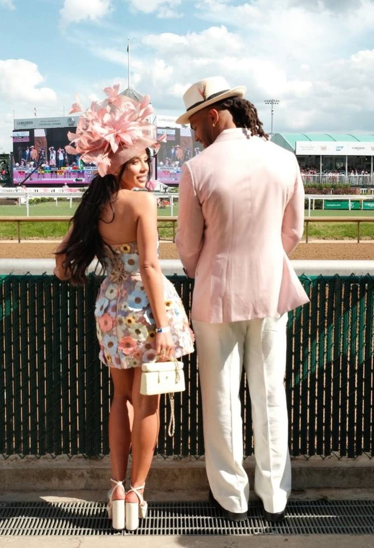 churchill downs brunch dress code Part 1) Do you know what time of the year it is? It's Kentucky Derby time at in Louisville, Kentucky. I'm excited to see the attire gentlemen display and the 50undertaxmas25
