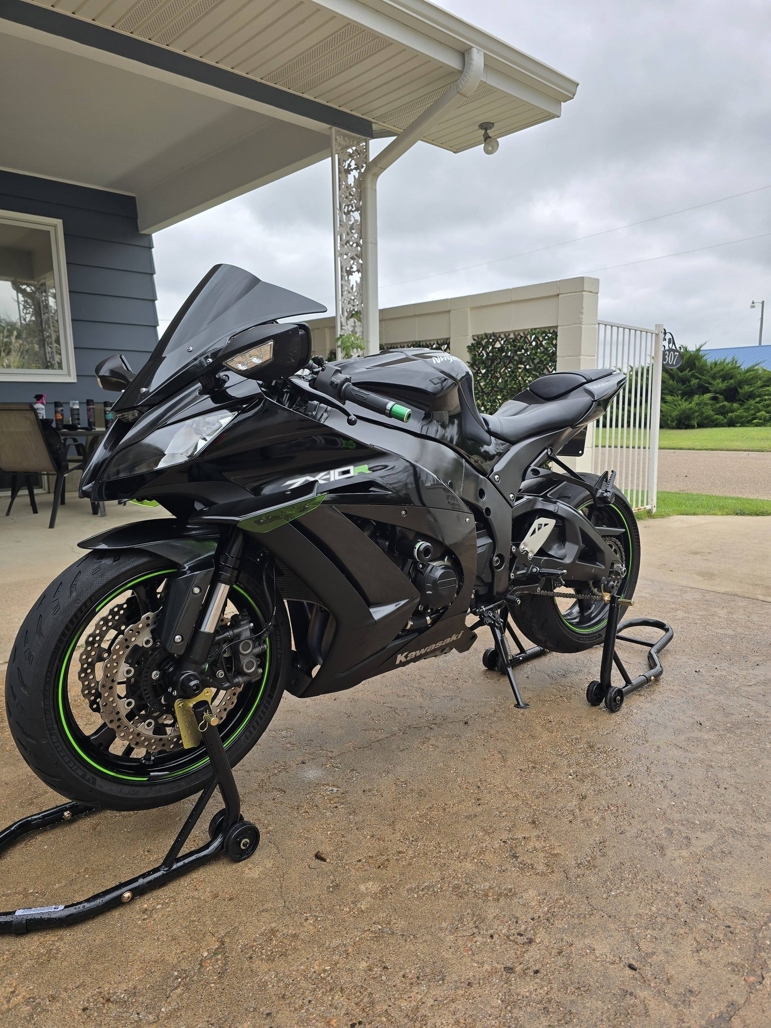 Should I replace tight exhaust valves on my 2015 Kawasaki ZX10R?