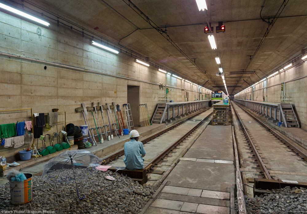 東京都交通局 - 【写真集 MAINTENANCE】 休憩中＠大島車両検修場 ここ 