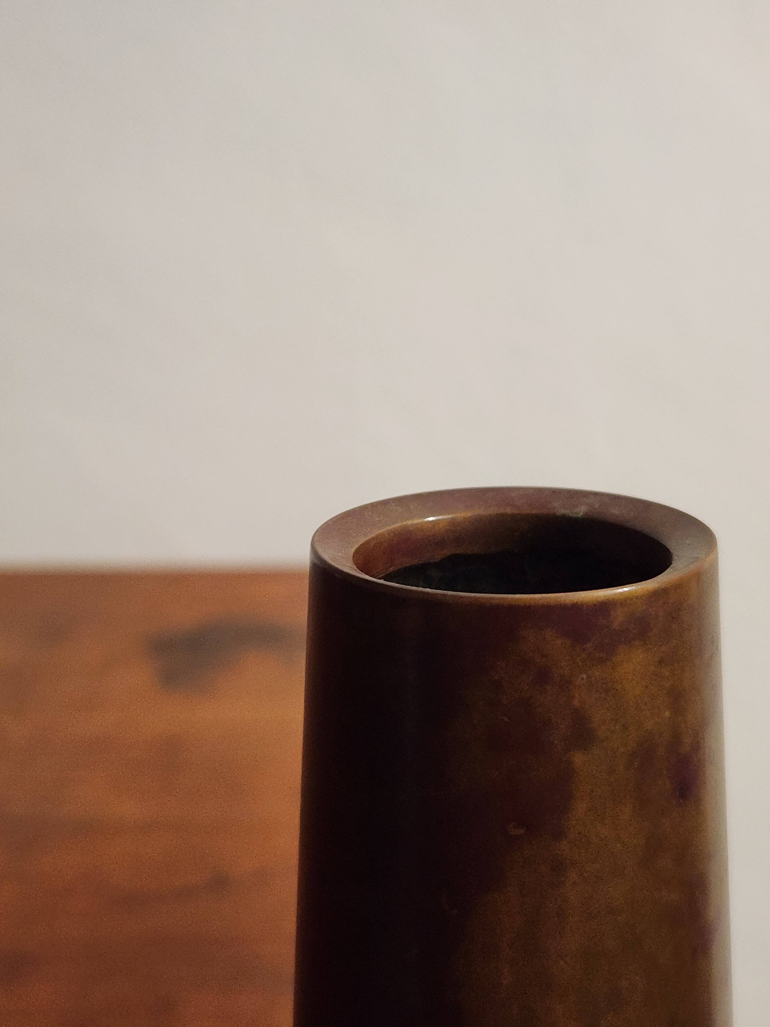 日本天明铸物师栗崎二夫作斑铜花入RM360