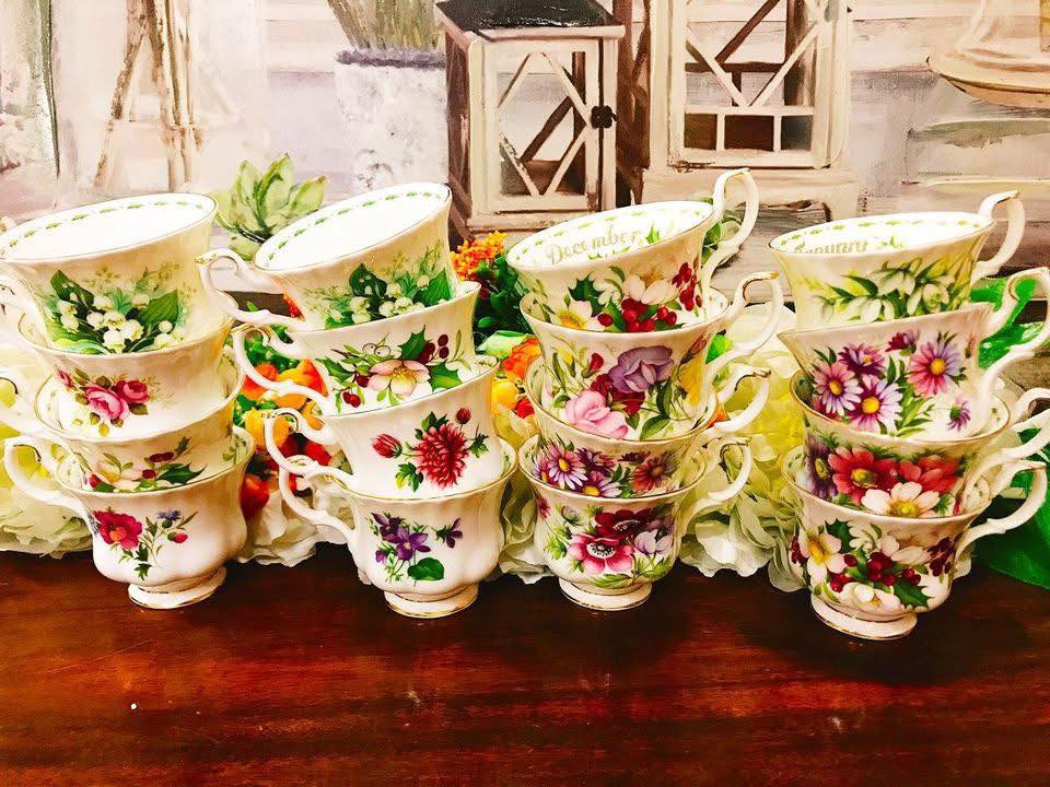 💛NEW ARRIVAL💛 Royal Albert Flower of the Month Series