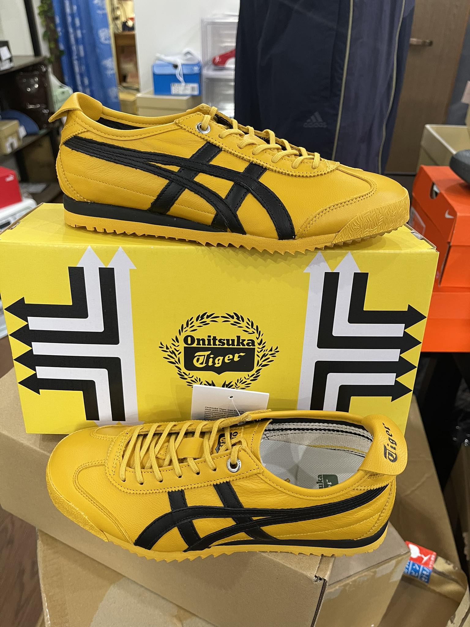 Yamami - The ultimate classic is here? ?Onitsuka Tiger Mexico 66 