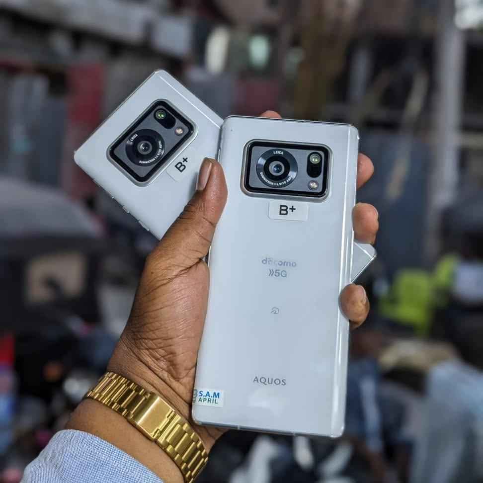 Sharp AQUOS R6 128 GB ram 12 disponible Authentique vendu sous facture ...