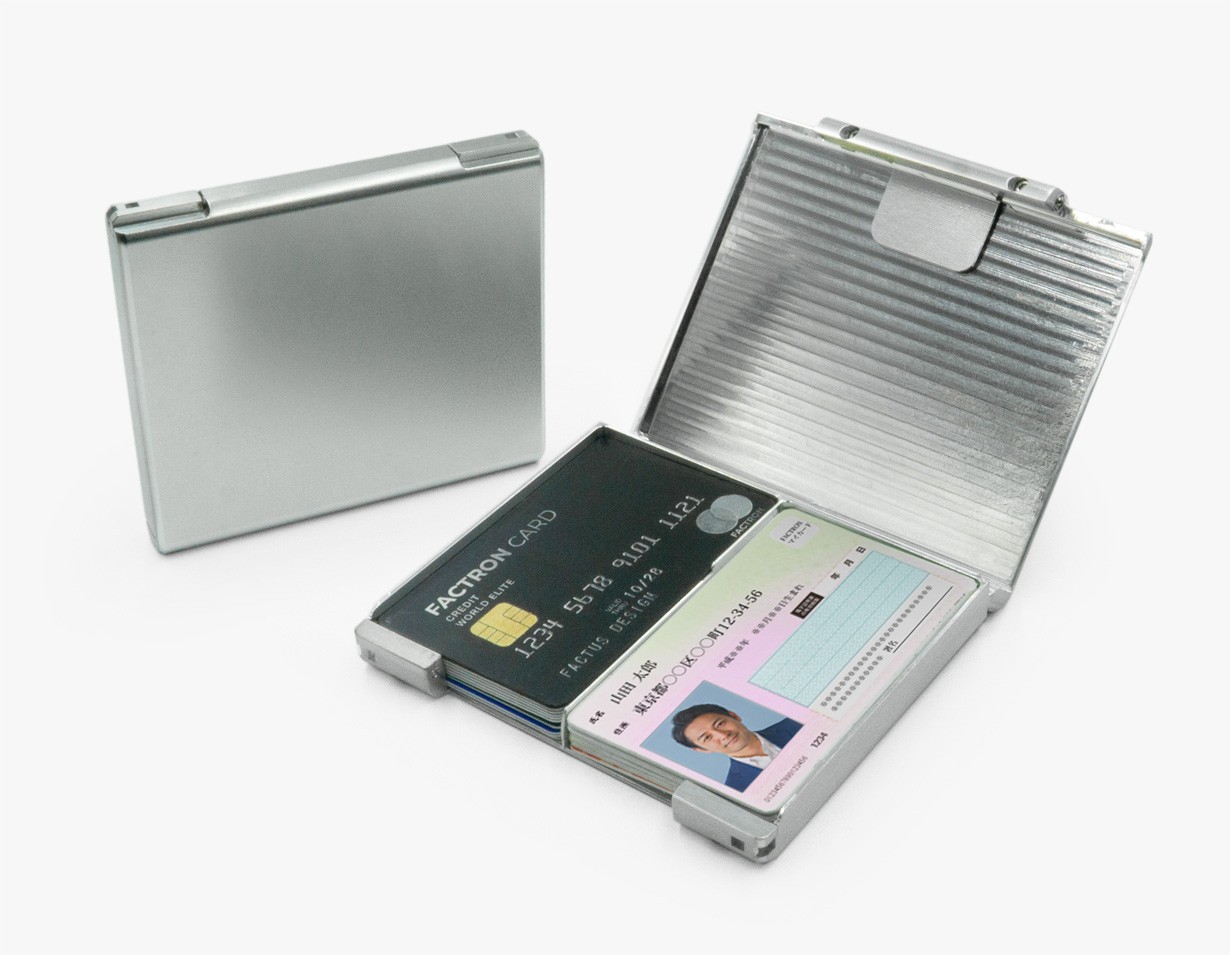 マクアケにて絶賛受注販売中です。メタルウォレットBOXY2
