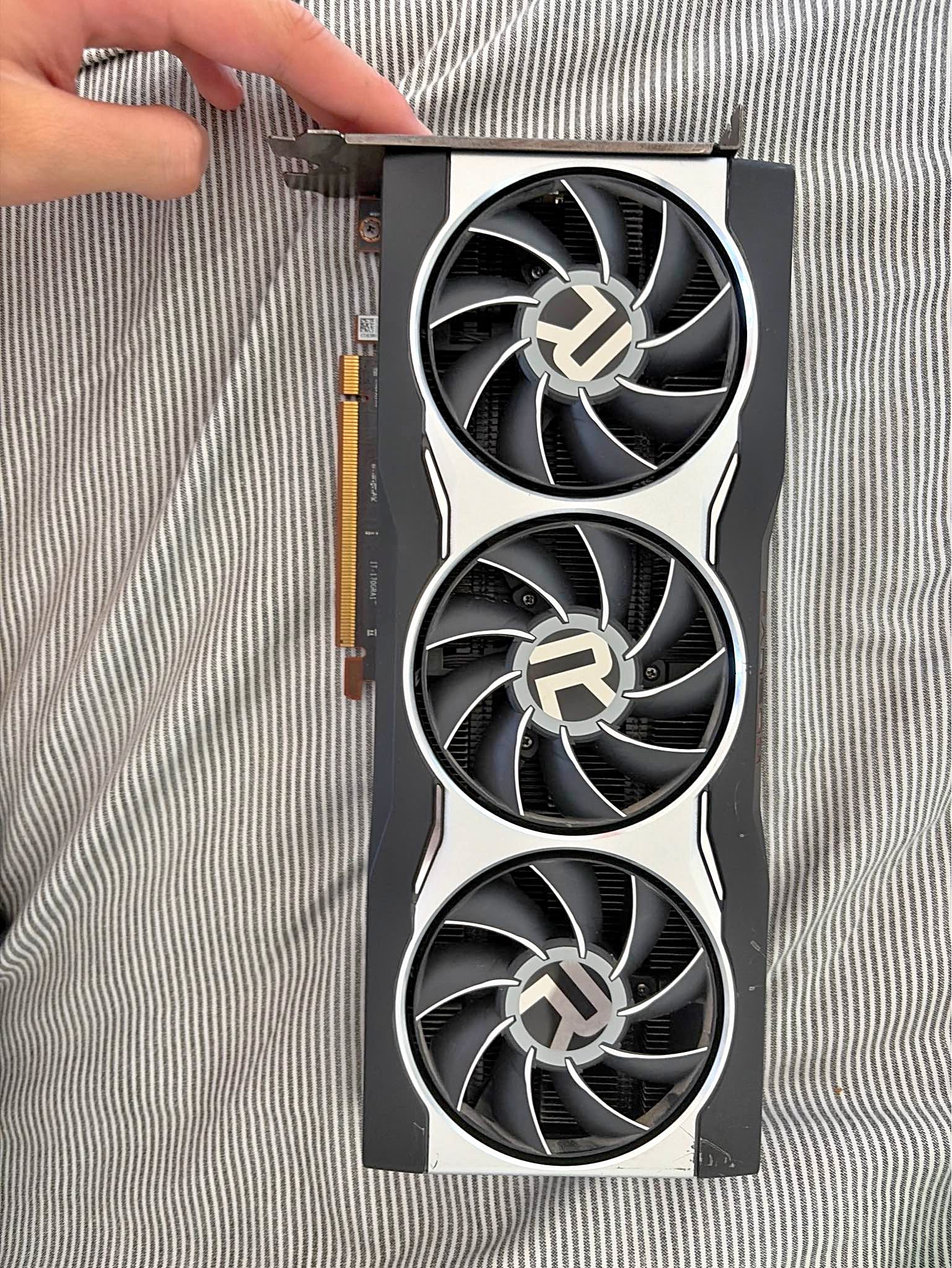 AMD Radeon RX 6800 16GB (Reference Edition) – Fully Working - CPUs ...