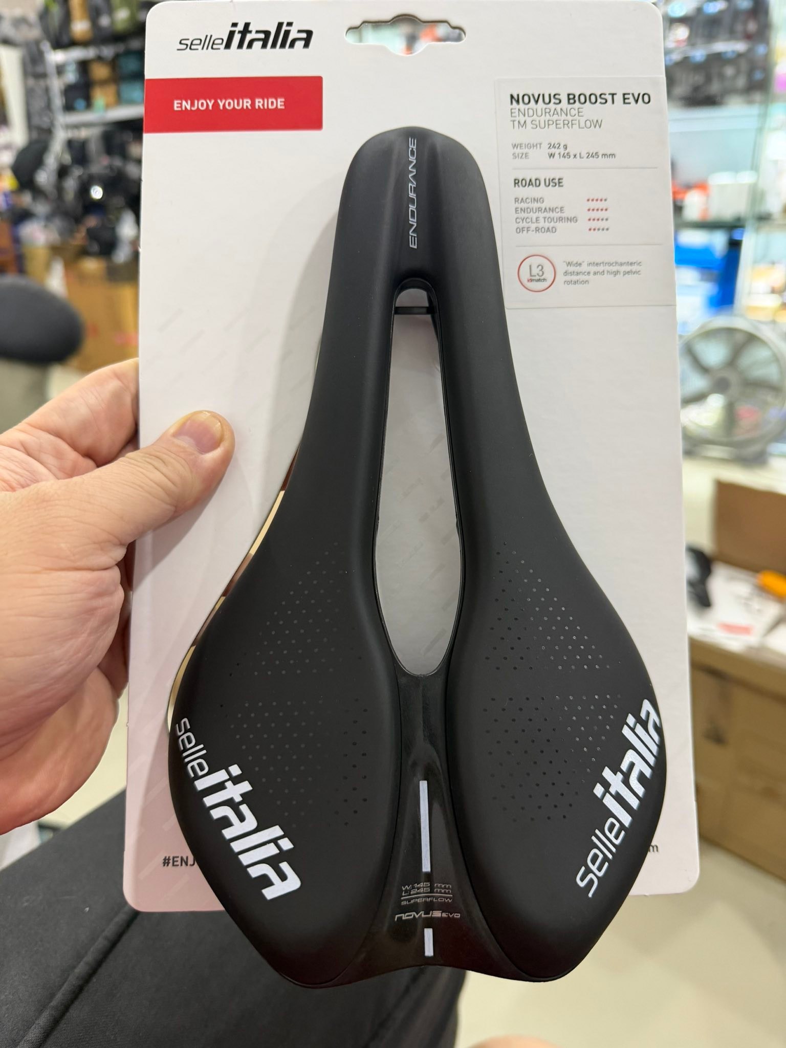 Selle Italia Novus Boost Evo Endurance TM Superflow L3 Width 145mm 