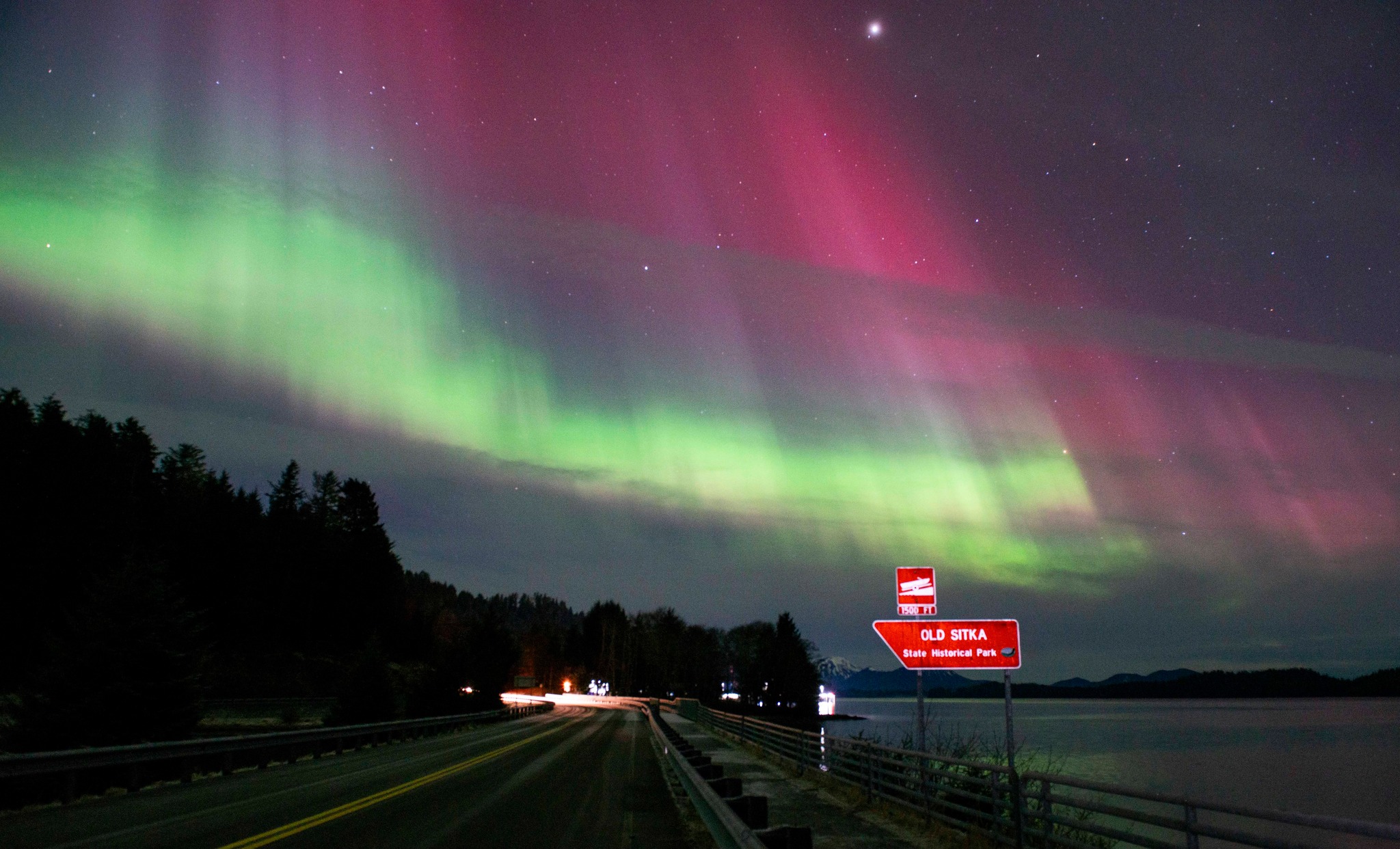 （solページ）オーロラ solページ）オーロラ Early Morning Lights - The aurora borealis