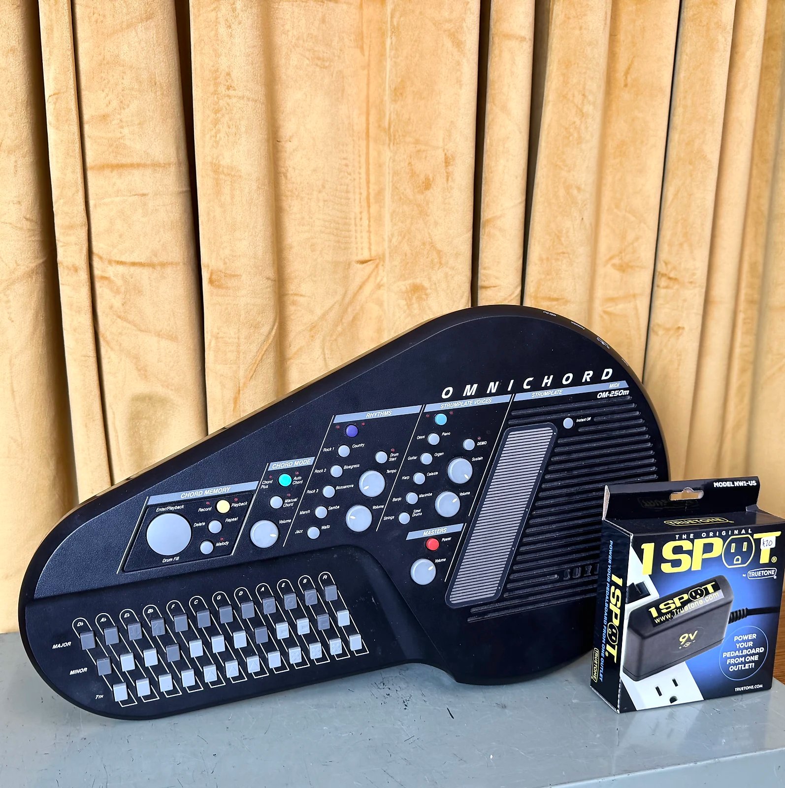 The mighty Suzuki Omnichord 💪 This 1989 OM-200M is available on  display picture 1
