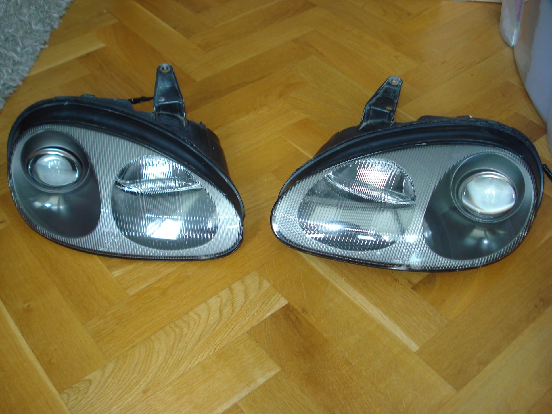Suzuki Cappuccino headlights conversion from RHD to LHD. The headlights ...