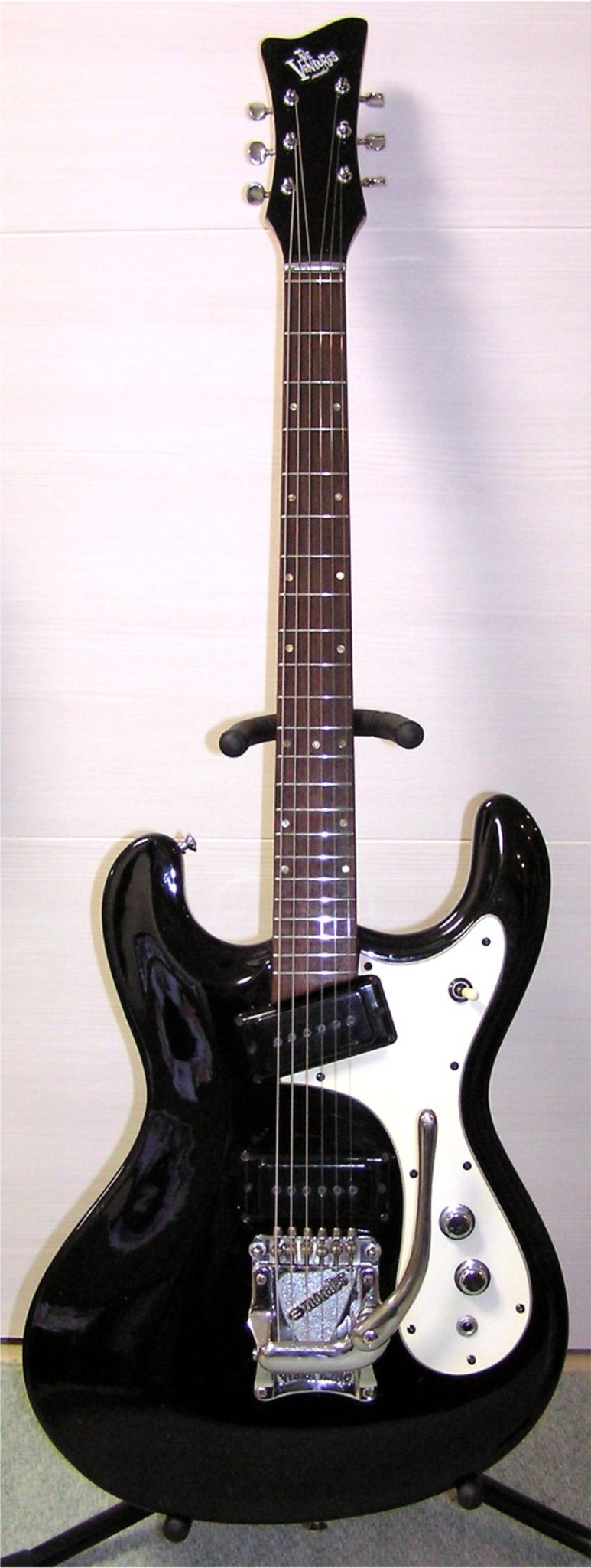 Zen-on ZES-300 guitar model history and features