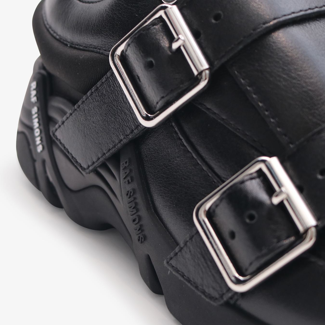 The Raf Simons (Runner) Antei 22 sneakers feature a leather upper 