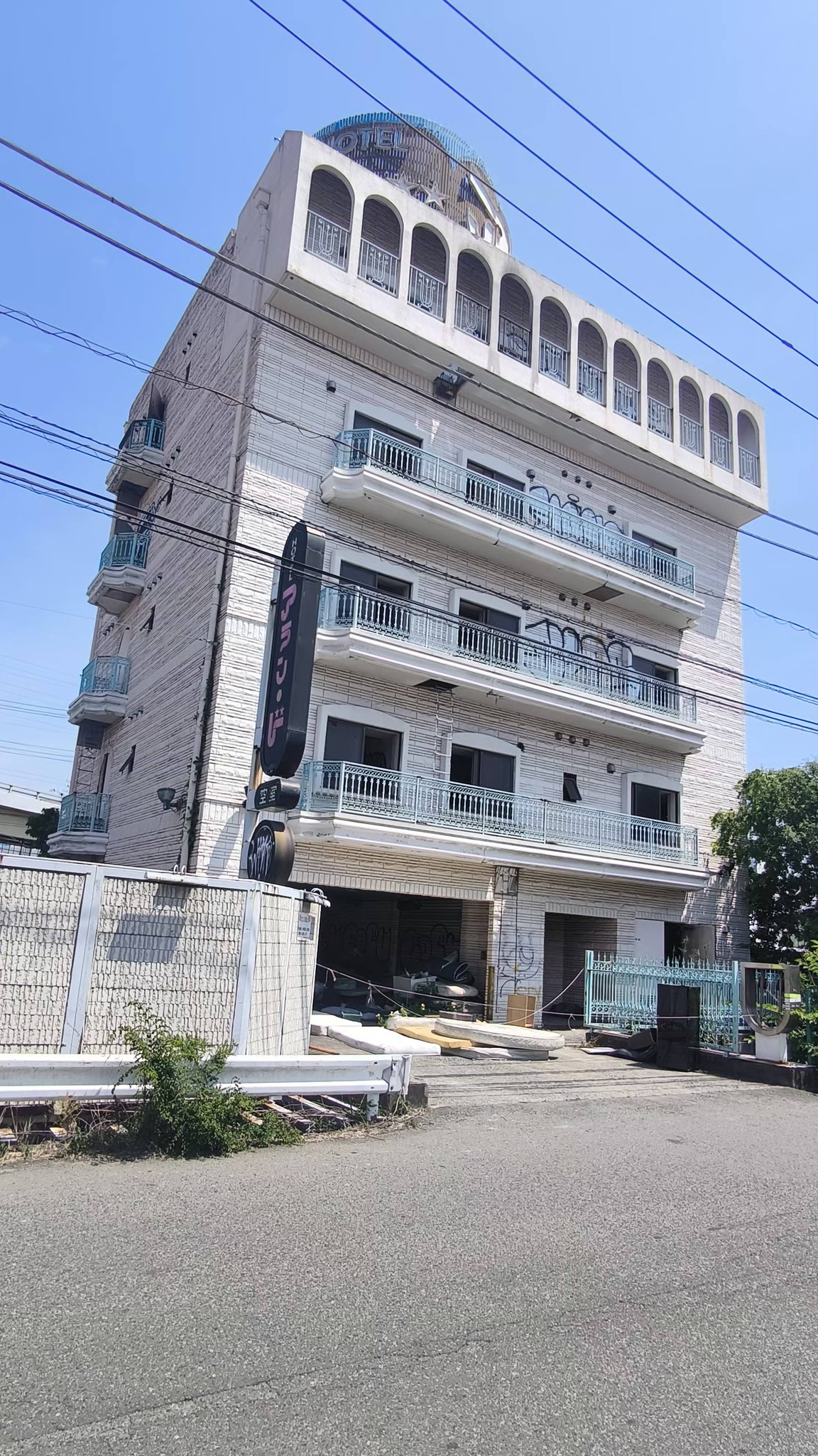 新横浜 ホテル 事件 どこ