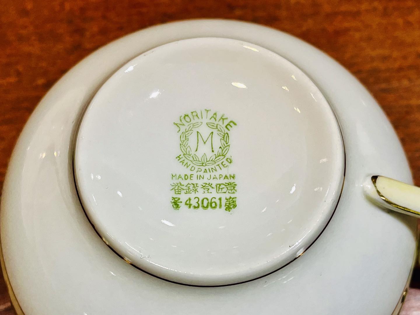 ノリタケで約100年近く続き、海外では「Christmas Ball」という名で