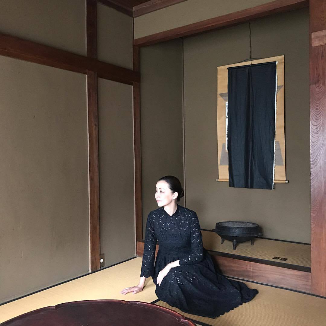 桐島かれん - 今日は、日本民芸館の別館、旧柳宗悦邸にて撮影でした
