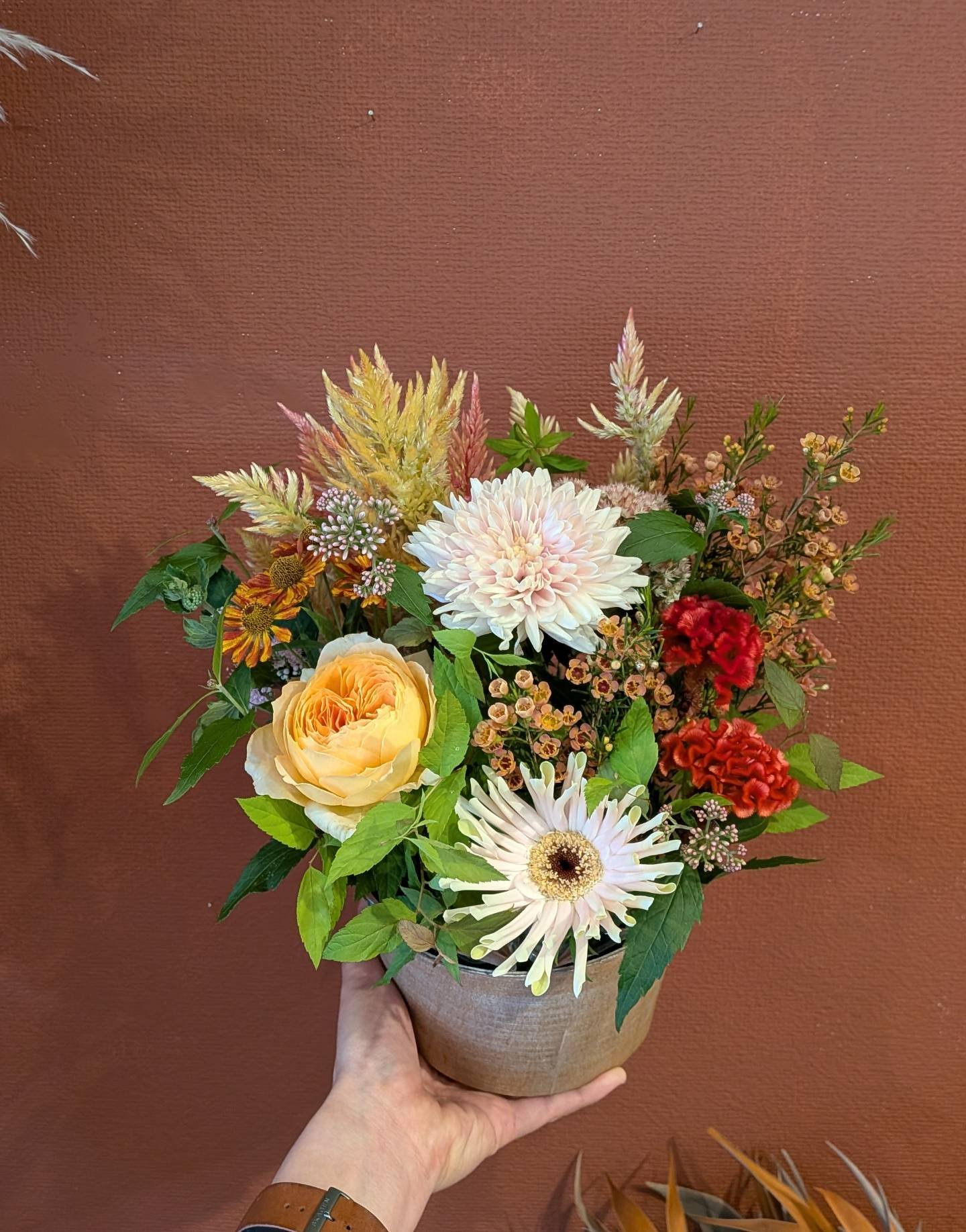 ミモザ❤ウッドボックス❤ ミモザ箱 ミモザをつかって持ち運びしやすいプレゼントを、ということ