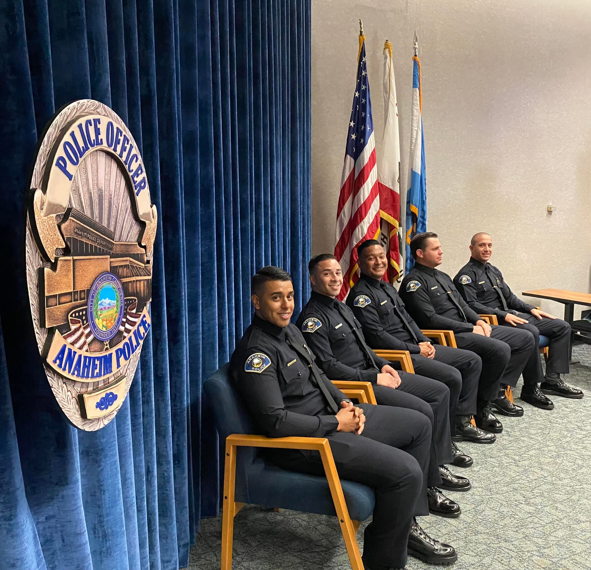 ¡Felicidades a los oficiales... - Anaheim Police en Español