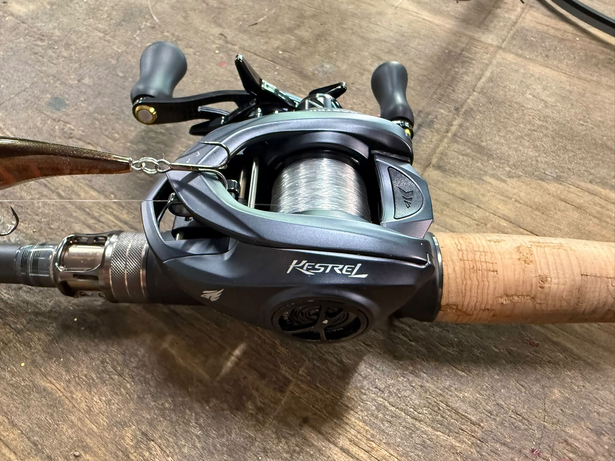 best baitcast reel for light baits Ultra Low Profile Baitcaster Black / Right Hand affordable option with ascetically pleasing graphics that will make you proud to be using this pole when you re on the water High quality for a low price is what you get with the LIT Casting reel If you guys want a