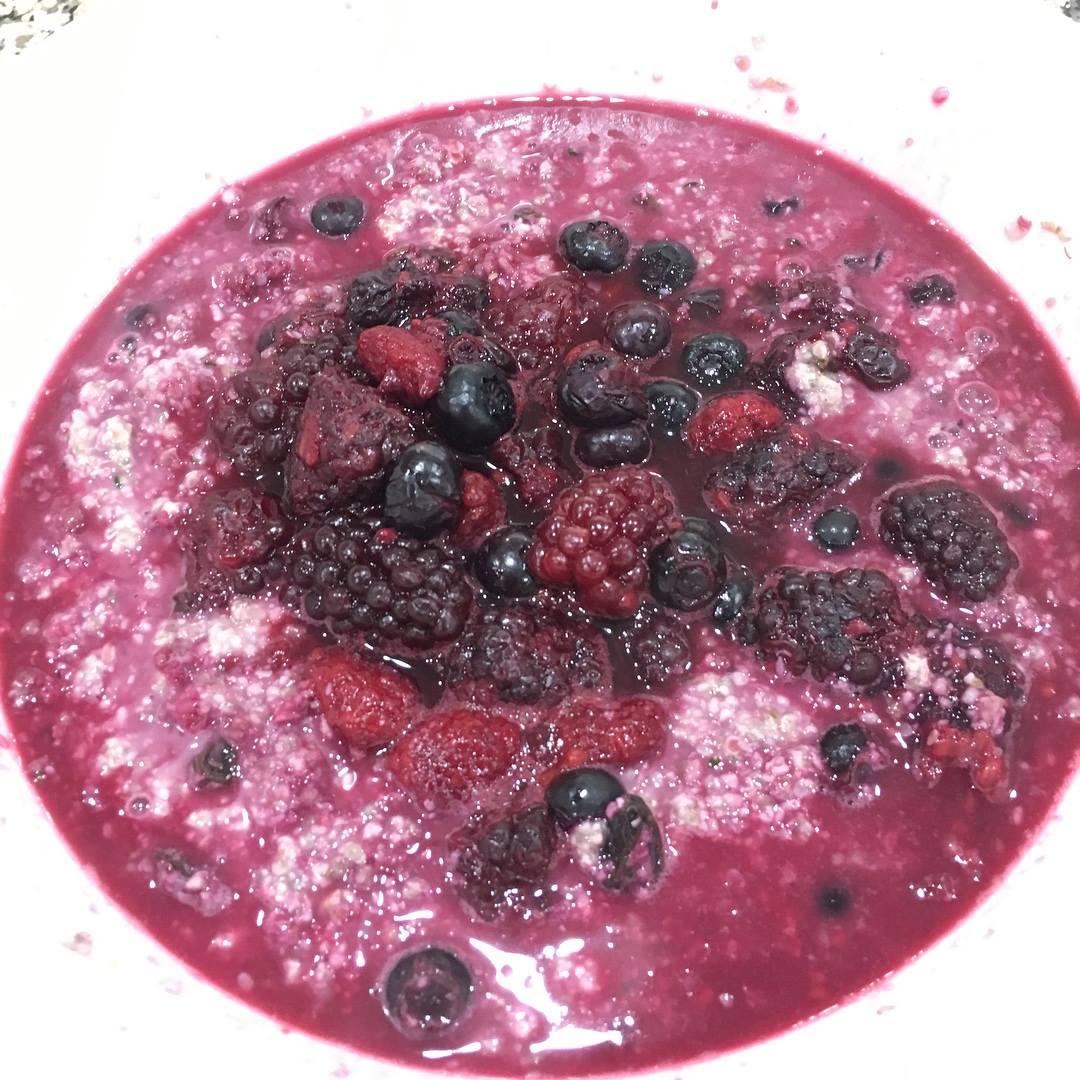 The Dolce Diet - MY BREAKFAST BOWL! - 1/2 cup oat bran - 2... | Facebook