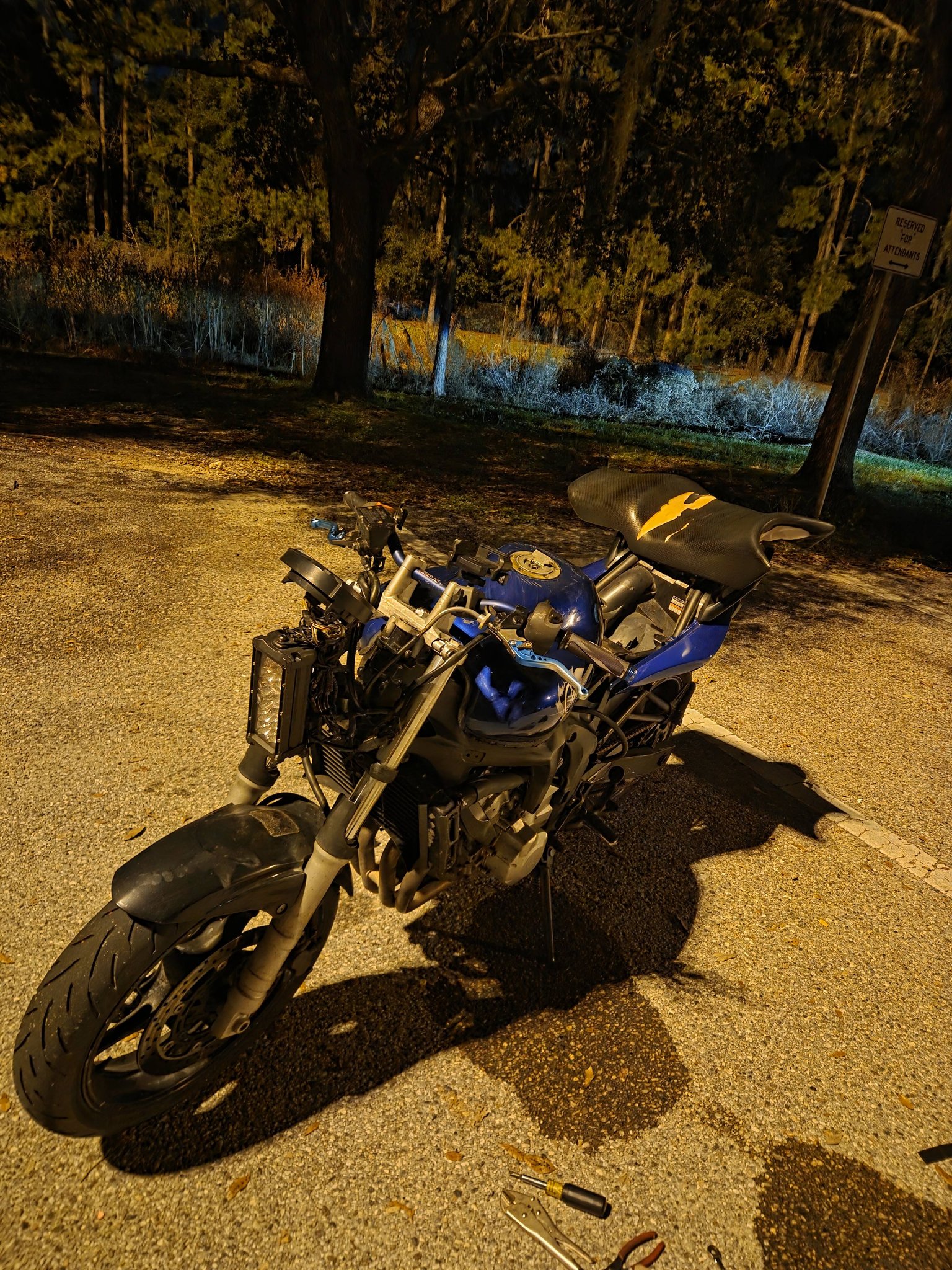 Stolen 2006 FZ6 motorcycle in Zephyrhills, FL - 73LLW license plate