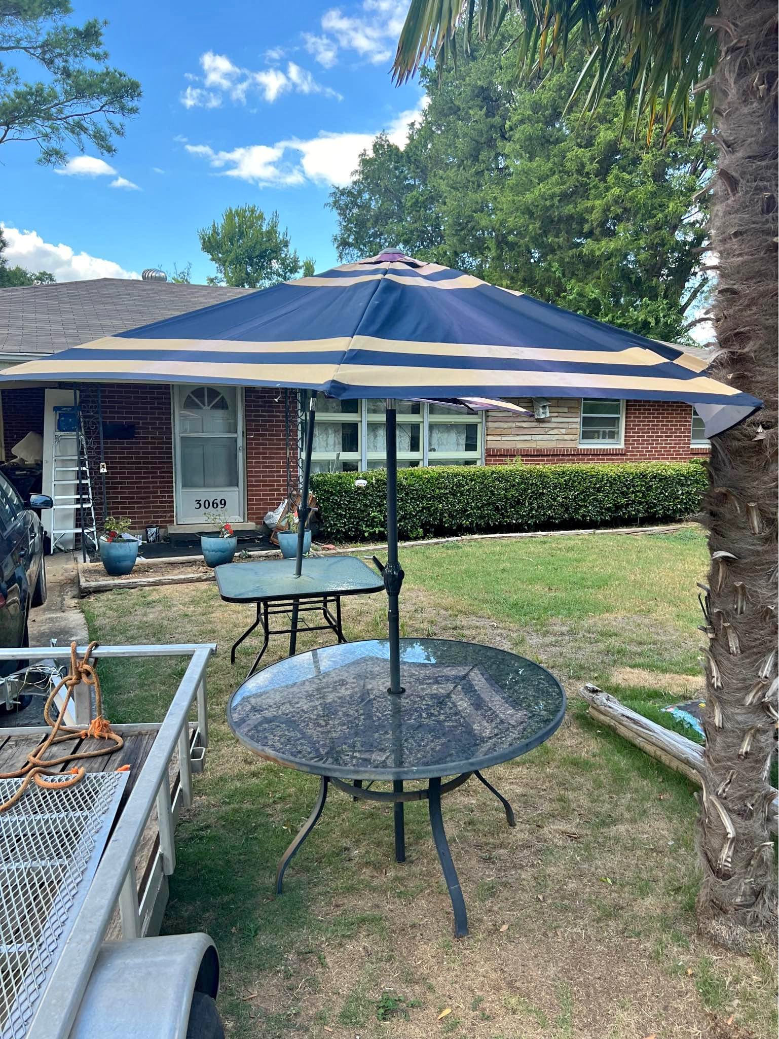 georgia patio umbrella PICNIC TIME NCAA Bulldogs Outdoor Canopy Sunshade Beach 5.5' - Small Umbrella Classic style Salento 6' Square Outdoor Umbrella,