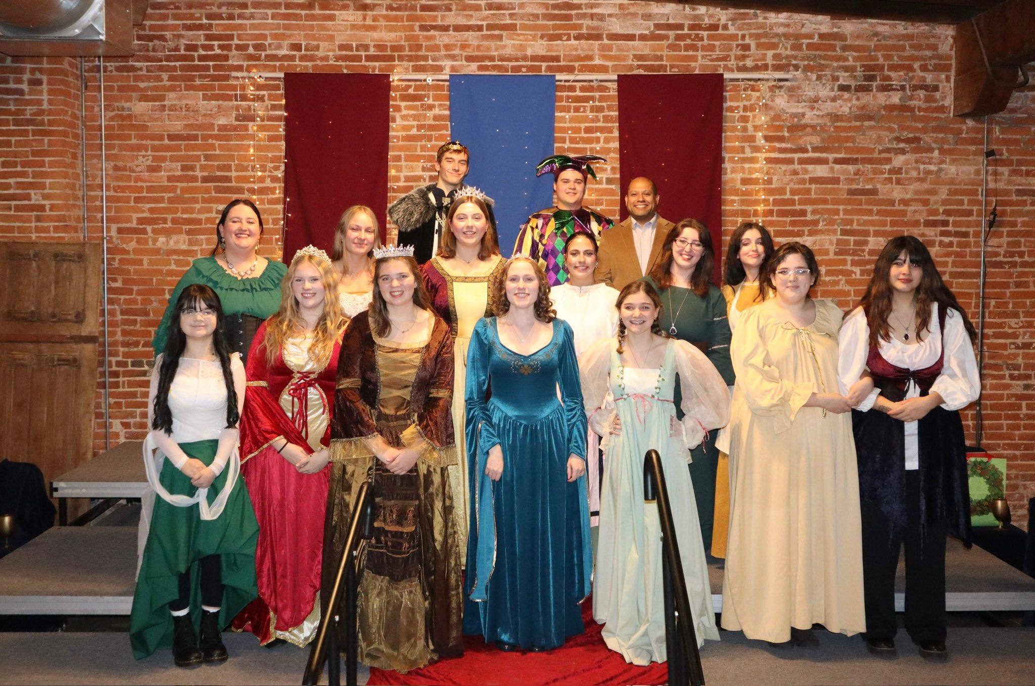 madrigal dinner dresses Still reminiscing about our fabulous this year!! Thank you to all who shared in the joy and helped make it a great success! CRISPY Buffalo Chicken Dip Color:Mocha Rose Men Derby Medieval dress