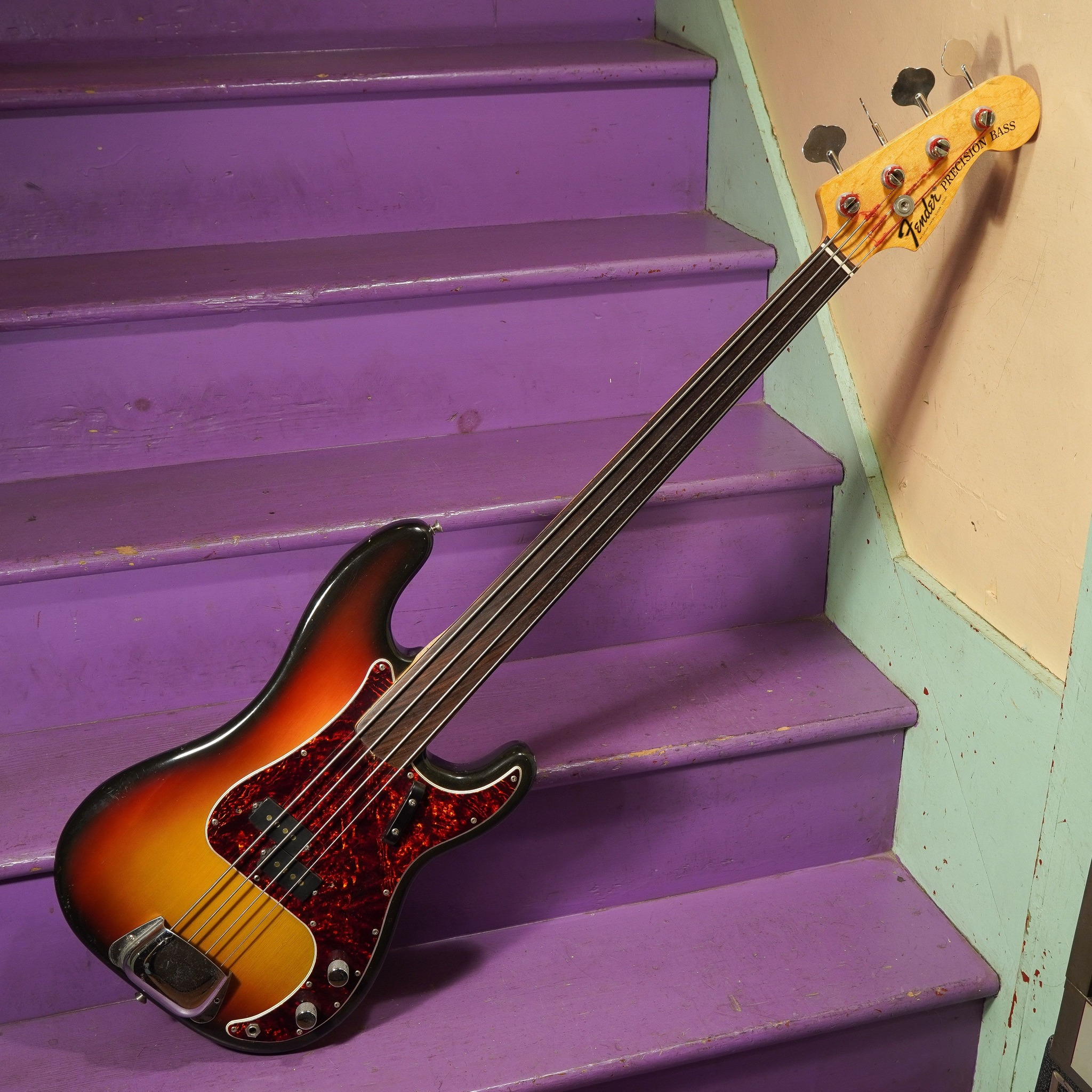 A fretless 1970's ESP Navigator Espionage Bass. @otisfunkyjunk