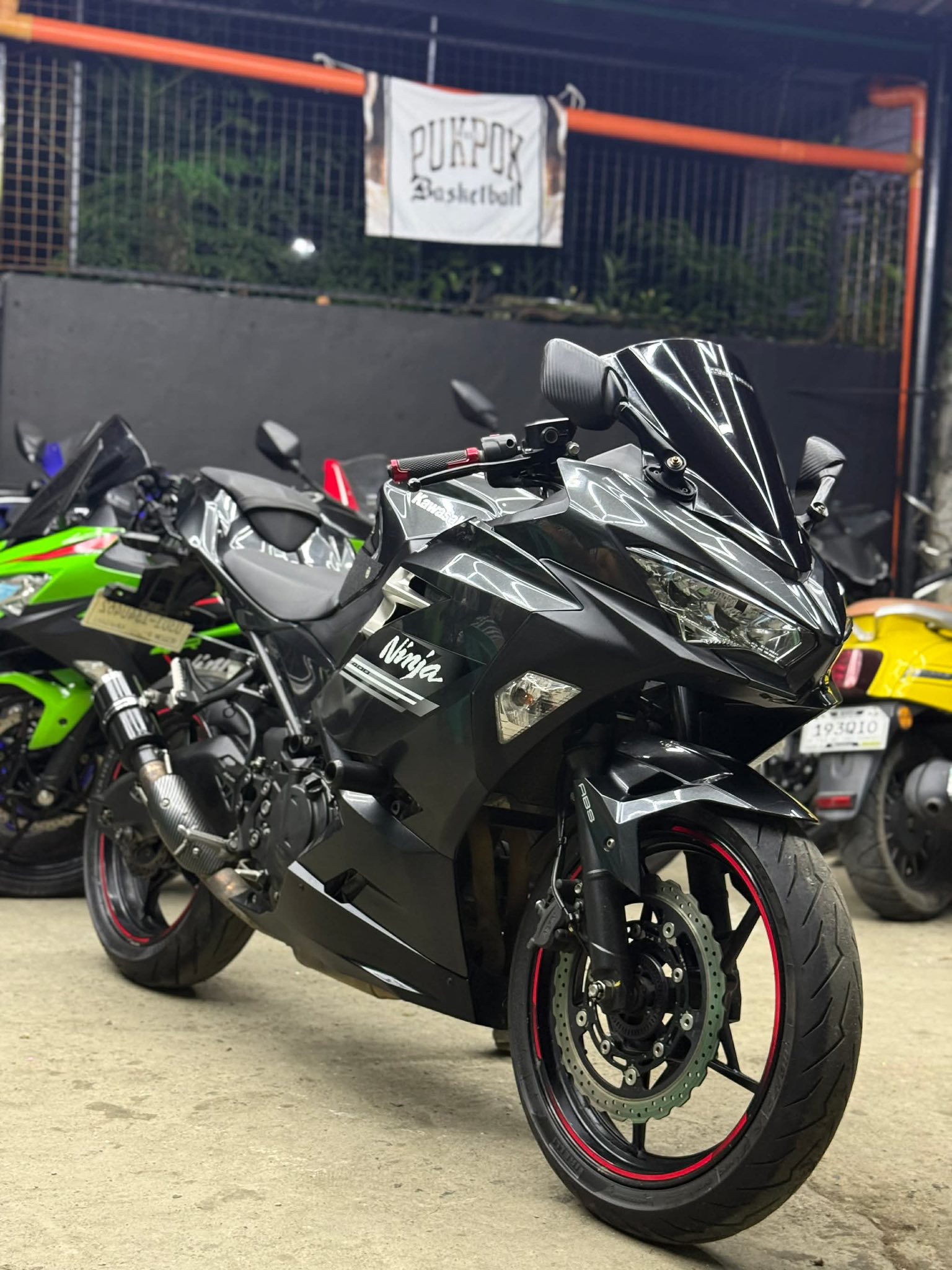ととと 2020 Kawasaki Ninja 400 Only 9,431 Miles Financing available