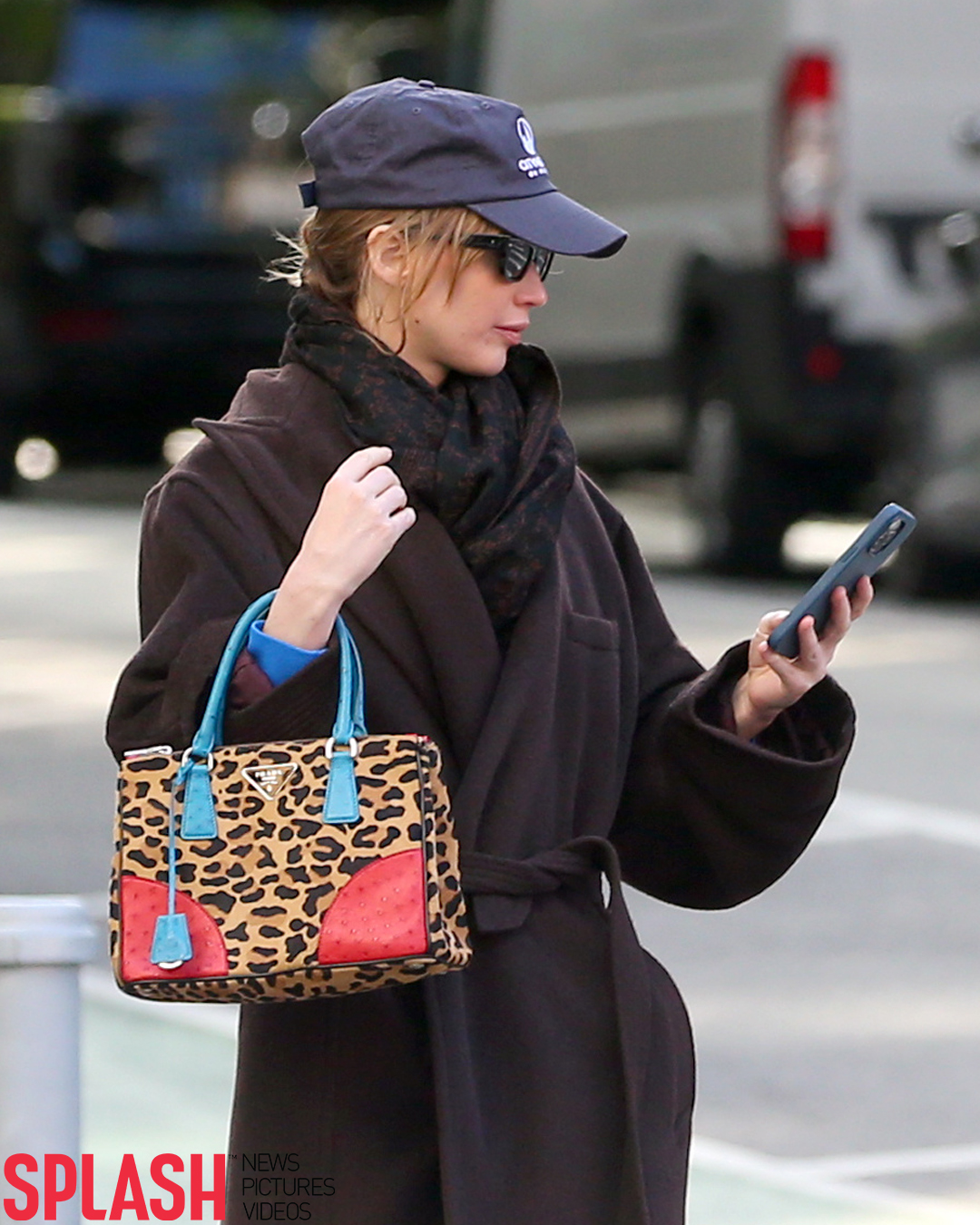 The fashion it girl has done it again 🕶️ Jennifer Lawrence rocks