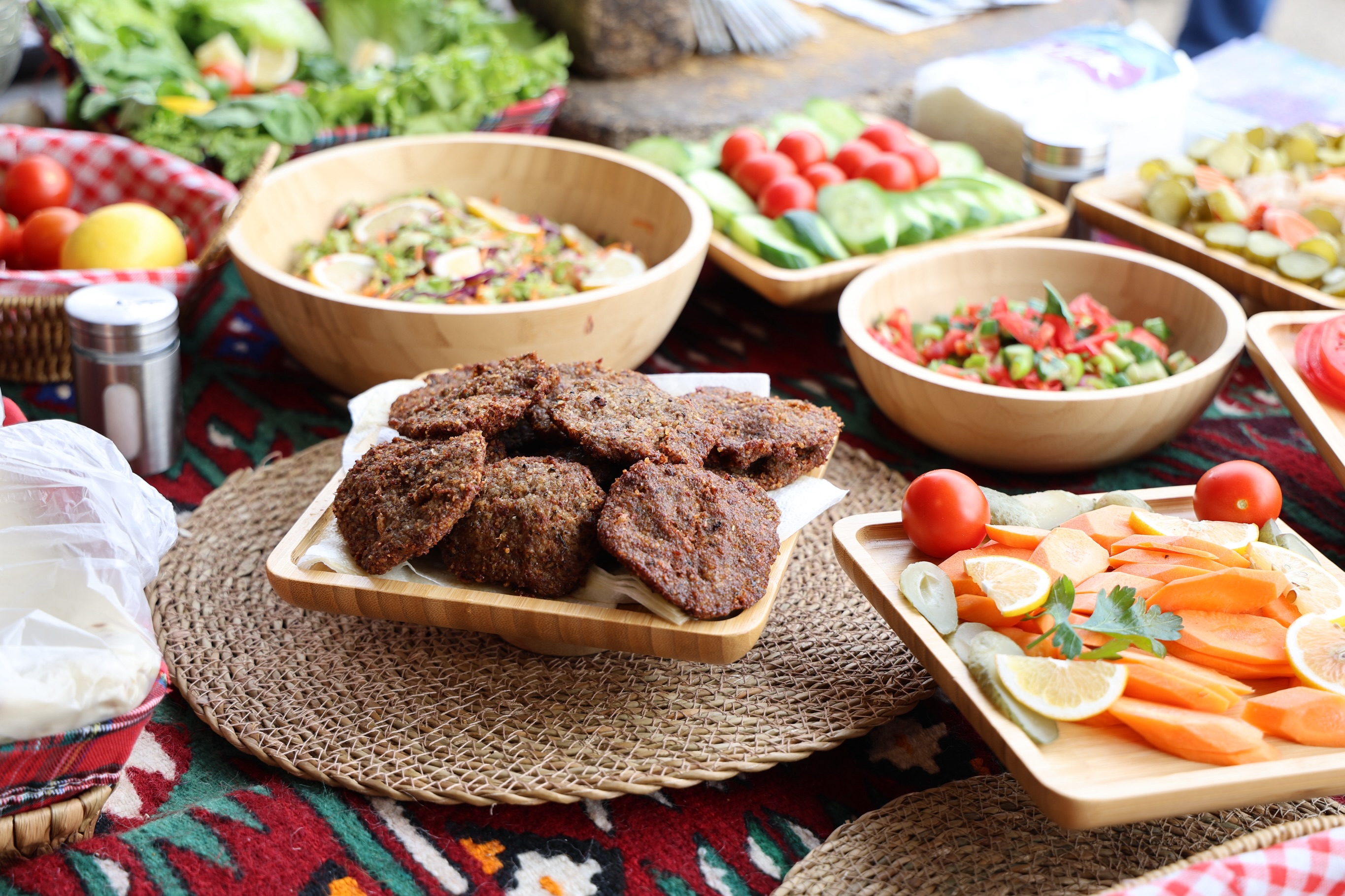 Dinar Belediyesi 8. Uluslararası Gastro Afyon Festivali’nde Taptama Köftesini Tanıttı - Detay Görsel 2