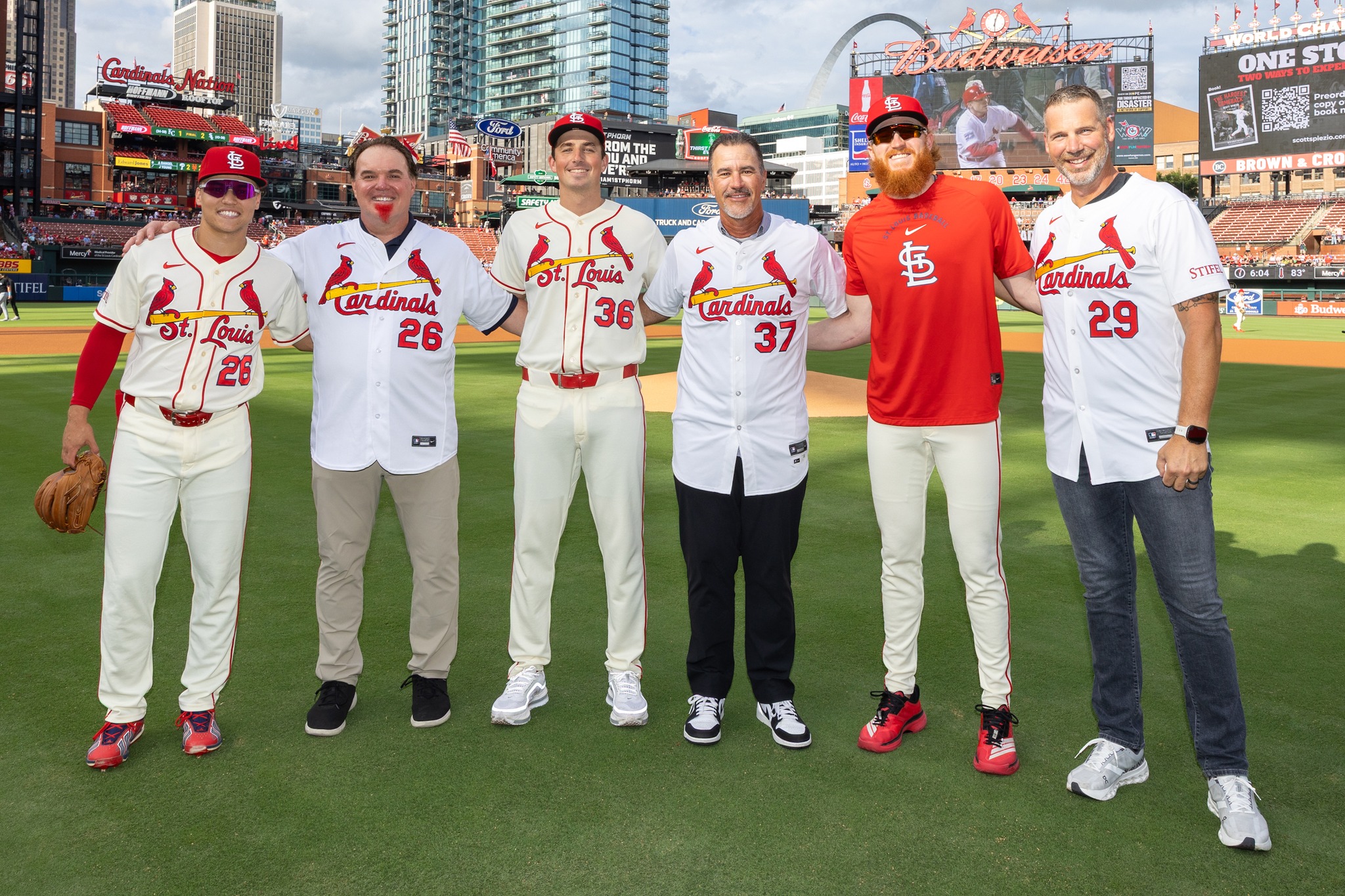 Some 2006 World Series champs in the house 🏆 Welcome back Scott