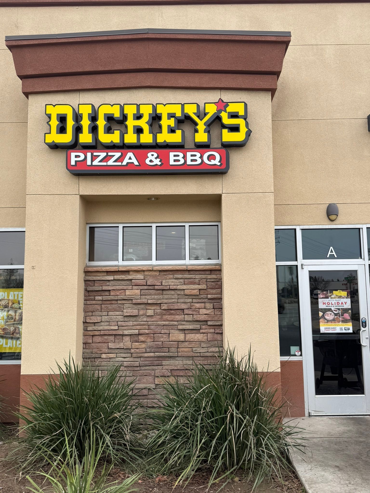 Dickey's Pizza & BBQ in Bakersfield, CA