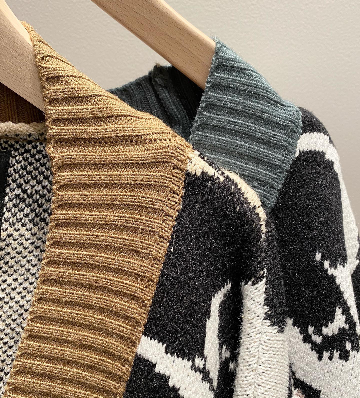 パンダ柄カーディガンが新入荷！ 6.900yen+tax khaki.green 