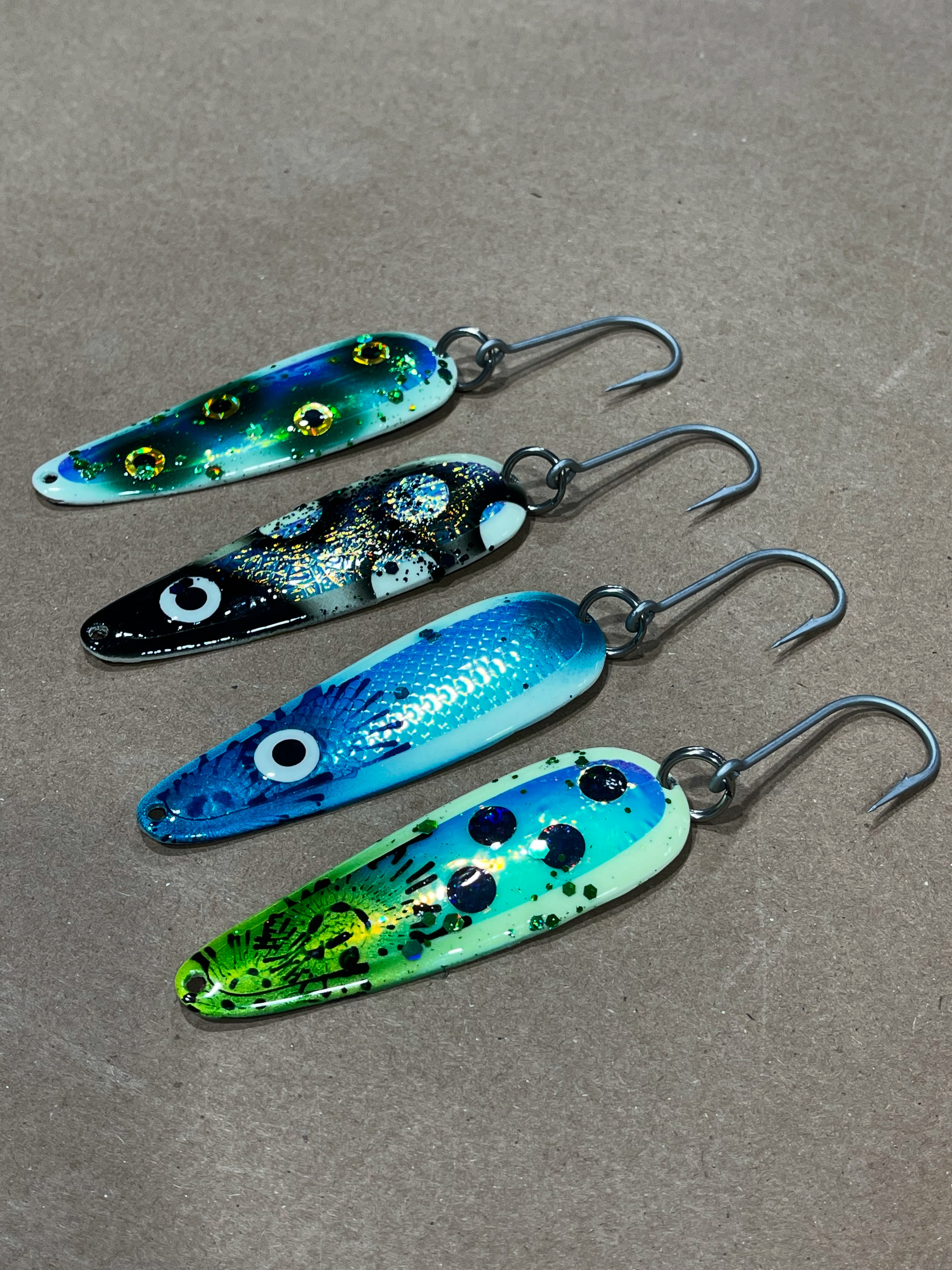 fish lures escanaba HESTYA 20 Pieces Fishing Spoons Saltwater Treble Trout Lures Hard Metal Spinner Baits 5 Sizes Casting Spoon Hooks for Salmon Bass in 1/5 1/4 3/8 1/2 3/4 oz (Gold) : Sports & Outdoors 3.5 S180 are approximately 2 ounces Issei 3.8" Liar Minnow Sakana