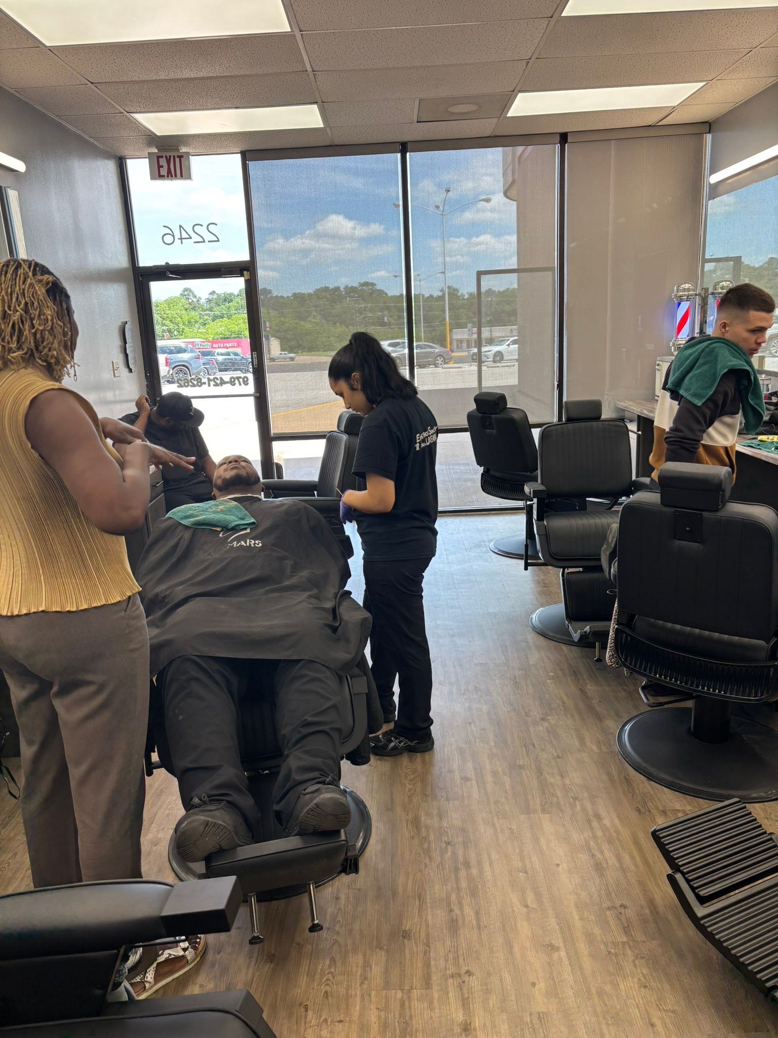 Evvaylois Academy School of Beauty | Brenham TX