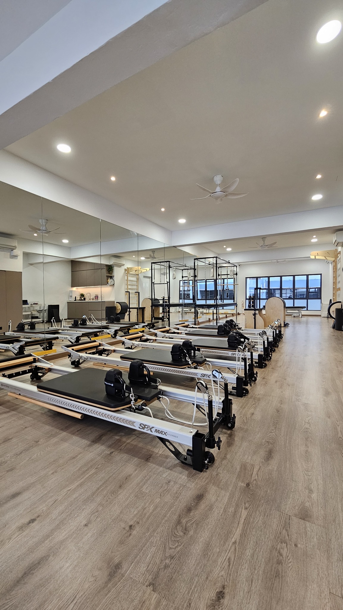 Realign Physio and Pilates - Quadruped on the Reformer - whole body ...