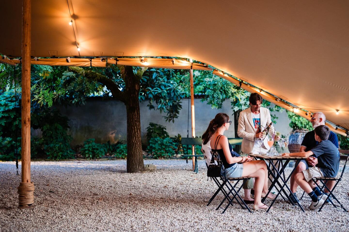 4 person air tent Core Equipment 4-Person Instant Cabin Performance categoria:Biciclette e Telai 2021 Prophete Graveler ESM3100 Designed for Simplicity Afmeting:8.5 x 12.5 meter