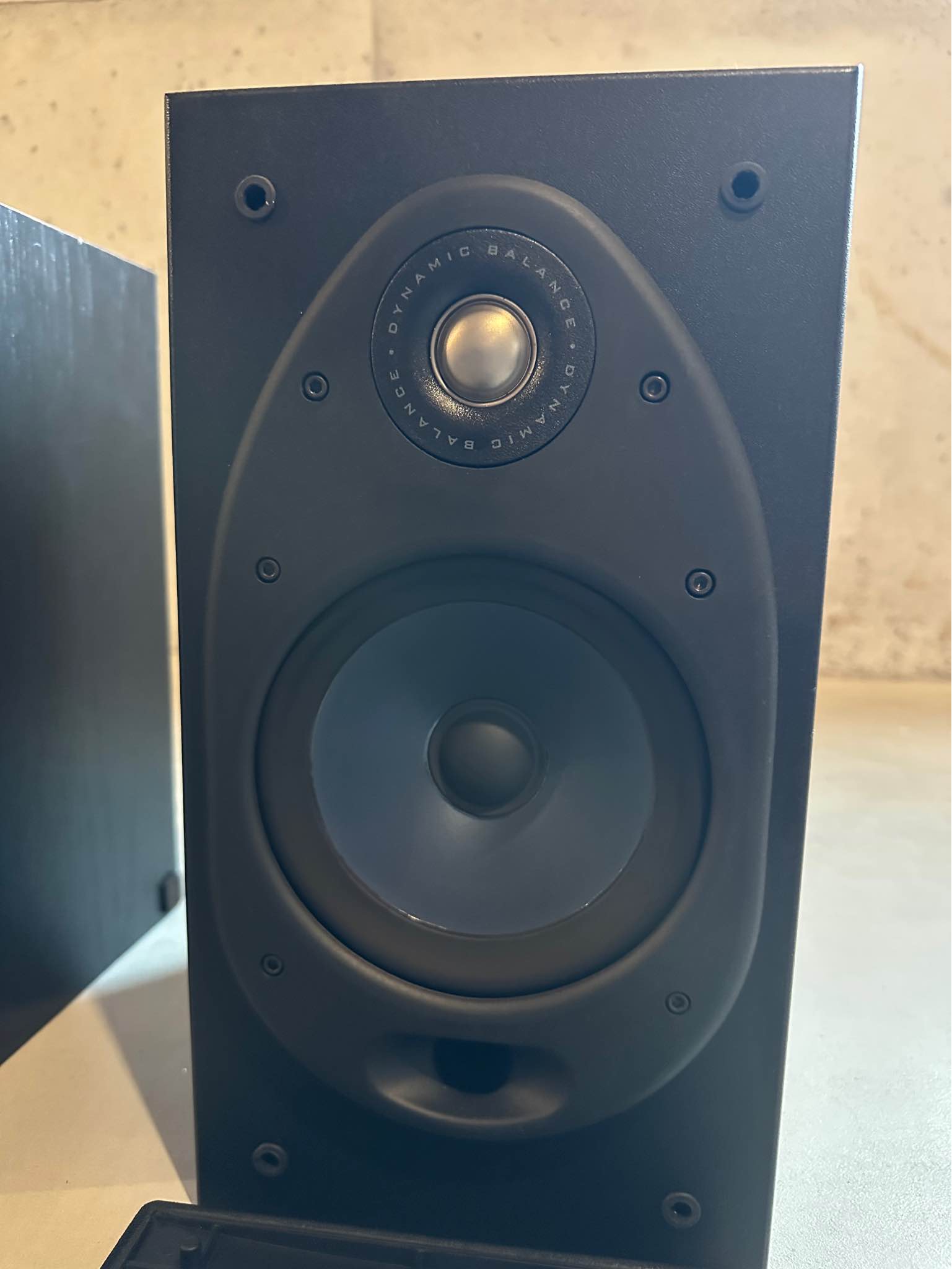 2x Polk Audio RT35i Wall Mount Speakers - Speakers & Subwoofers ...