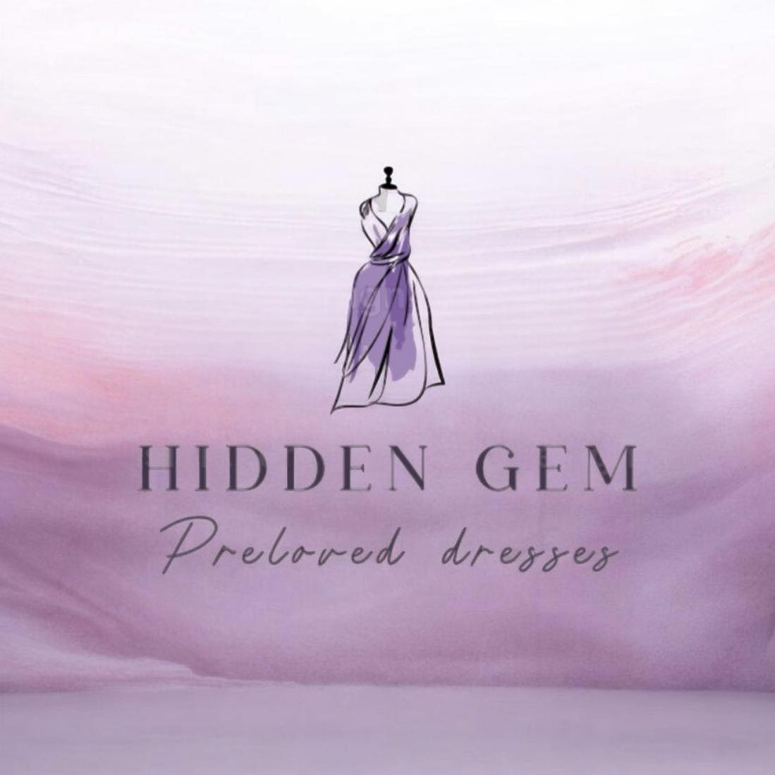 Hidden Gem - ️ This beautiful size 24 red velvet dress is... | Facebook