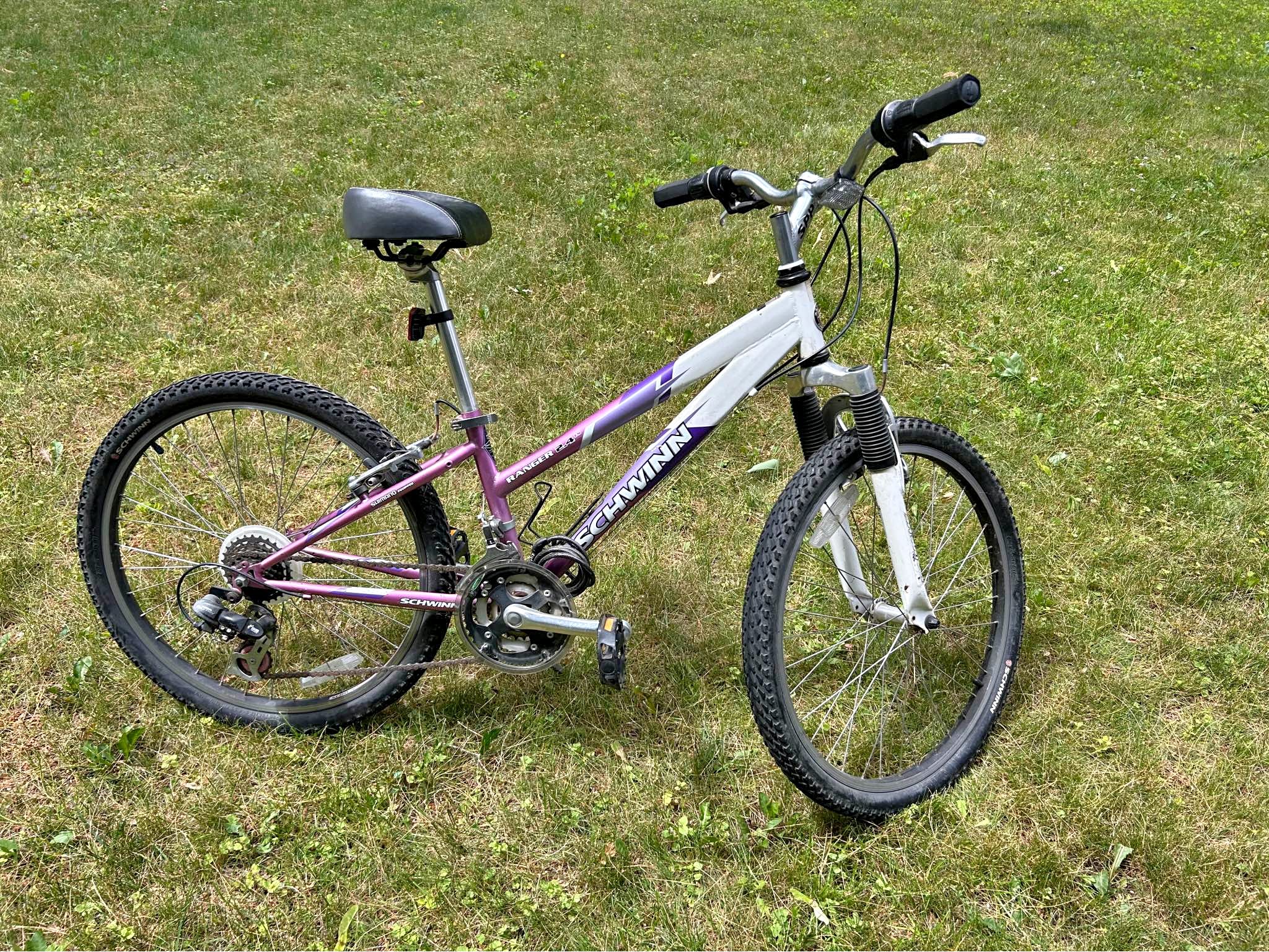 schwinn bicycle haverhill ma 1972 Varsity Mens Bicycle, Serial No# FH029095, Chicago Built Mens Bike and ergonomic handlebar grips Schwinn Glenwood 700c Hybrid Bike