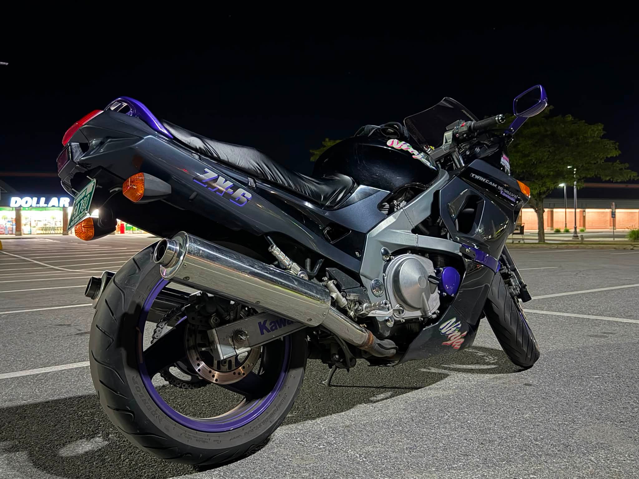 ベンガレンシス Modifying a 1991 Kawasaki ZX-6 motorcycle