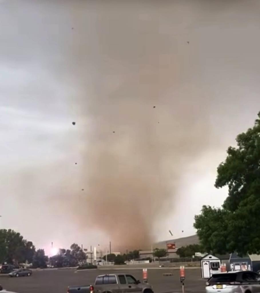 DAMAGING TORNADO IN NEW MEXICO 🌪️this is a look at the tornado